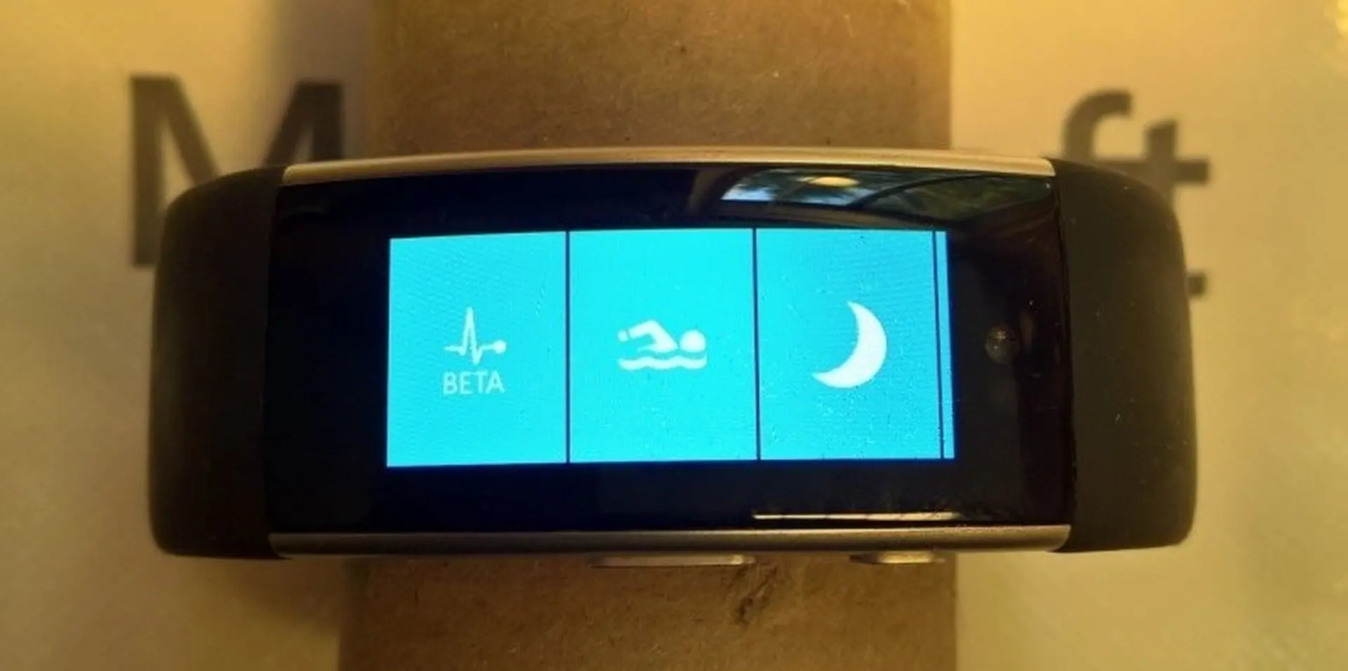 Microsoft Band 3 đã bị khai tử bỗng dưng xuất hiện