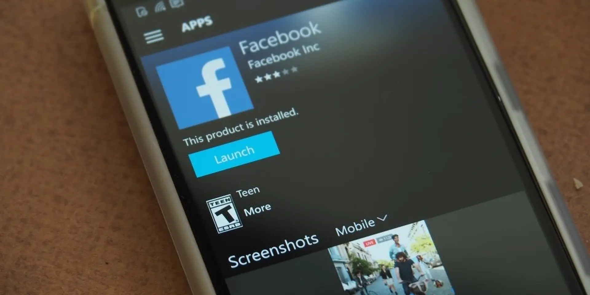 Nhiều người dùng cảm thấy bị "lag" khi lướt Facebook trên Windows Phone?