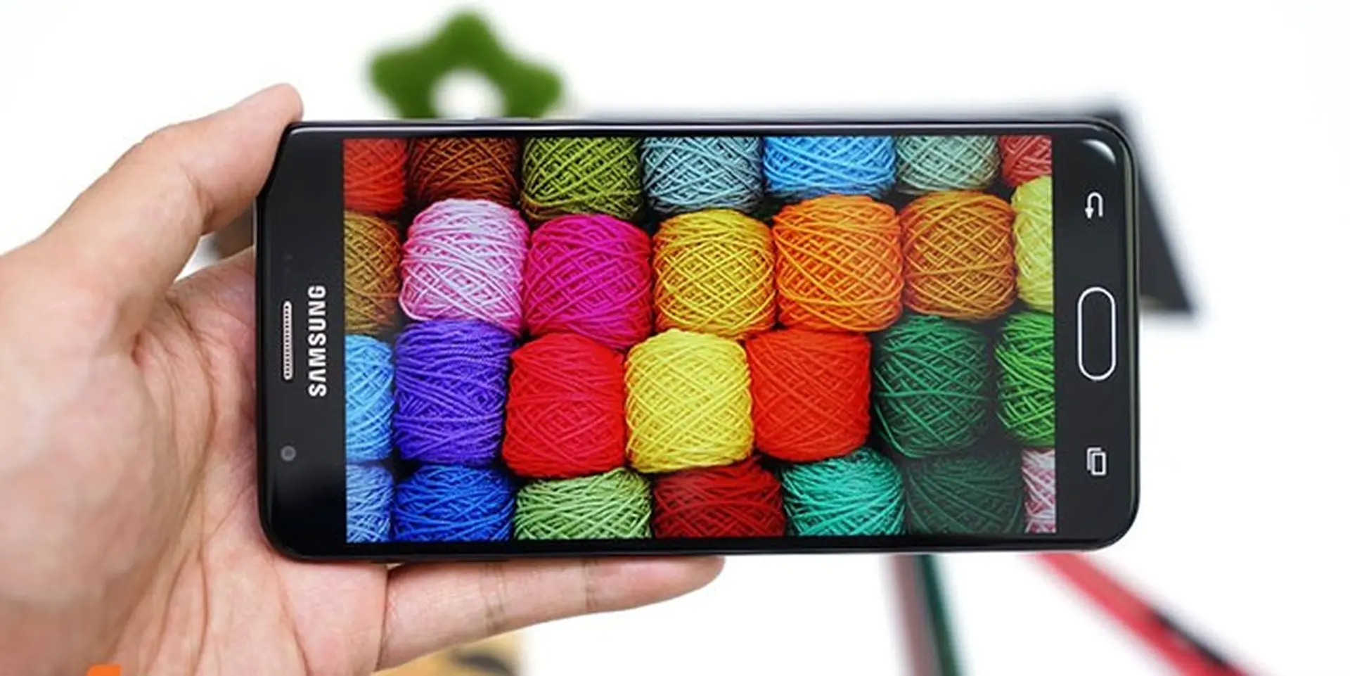 Top 5 smartphone bán chạy nhất tuần 3 tháng 10: Tầm trung lên ngôi
