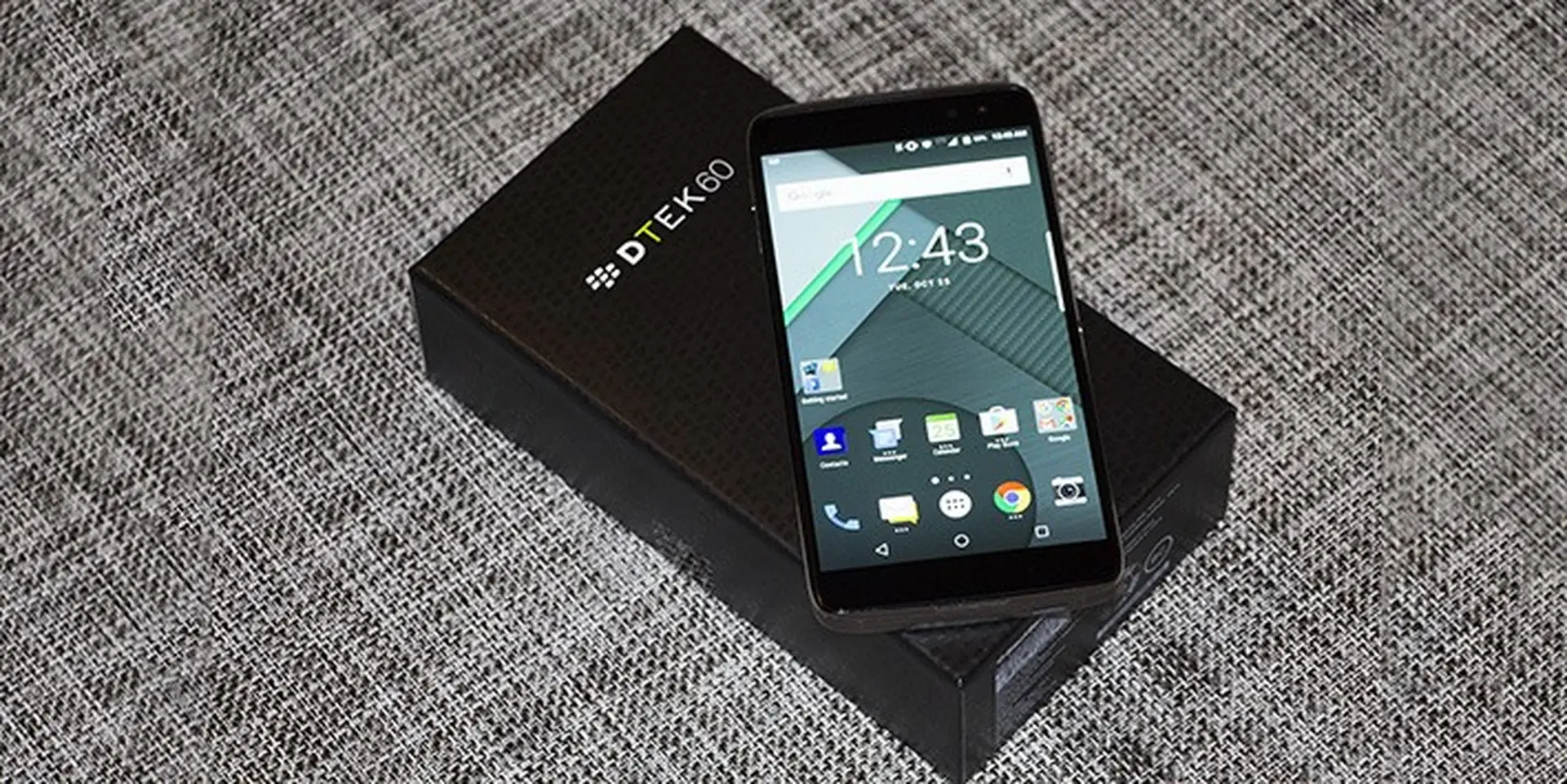 Trên tay BlackBerry DTEK60: Mạnh mẽ, đẹp và bảo mật