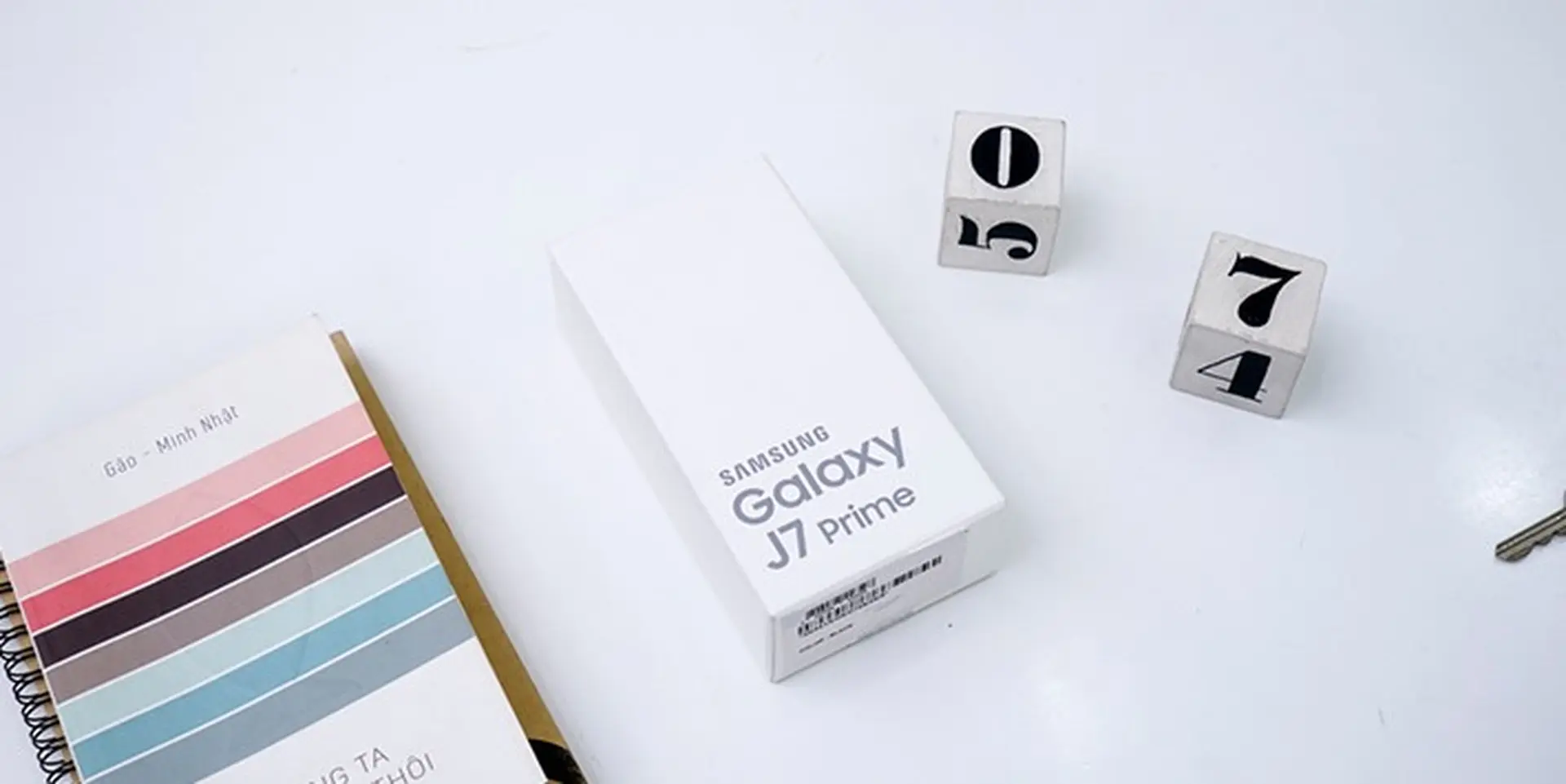 Mở hộp "Kẻ huỷ diệt" Samsung Galaxy J7 Prime