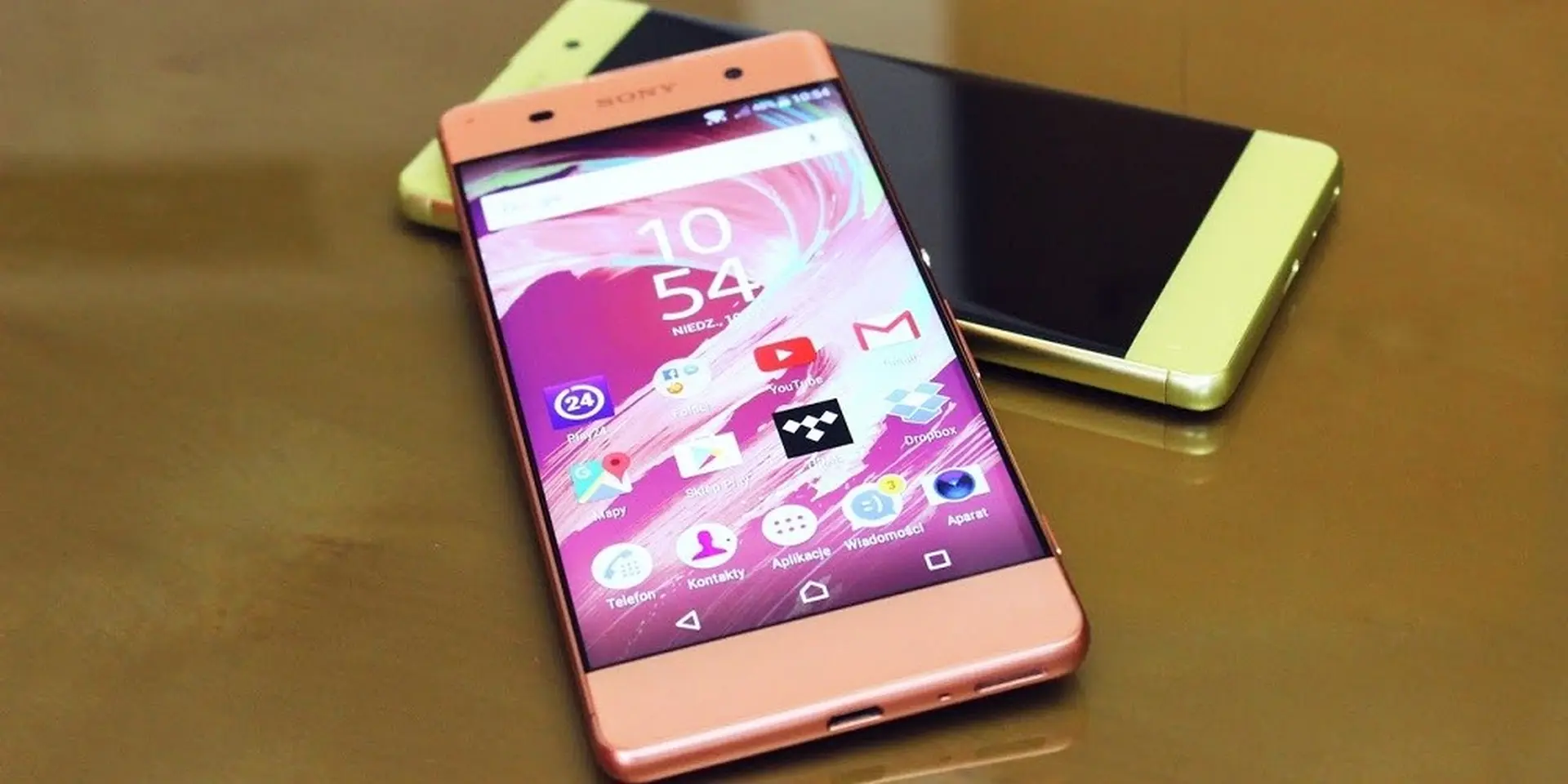 Xperia XA với thiết kế trẻ trung hấp dẫn, camera 8/13 MP vừa được hạ giá sốc