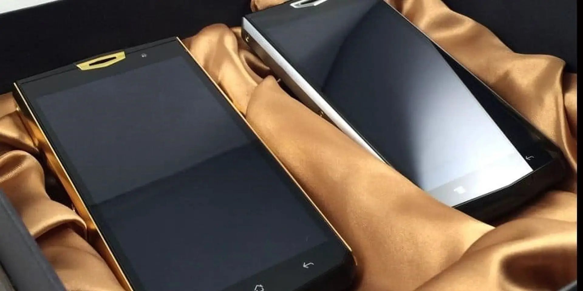 Choáng với smartphone Yaao 6000 pin dung lượng 10.900 mAh