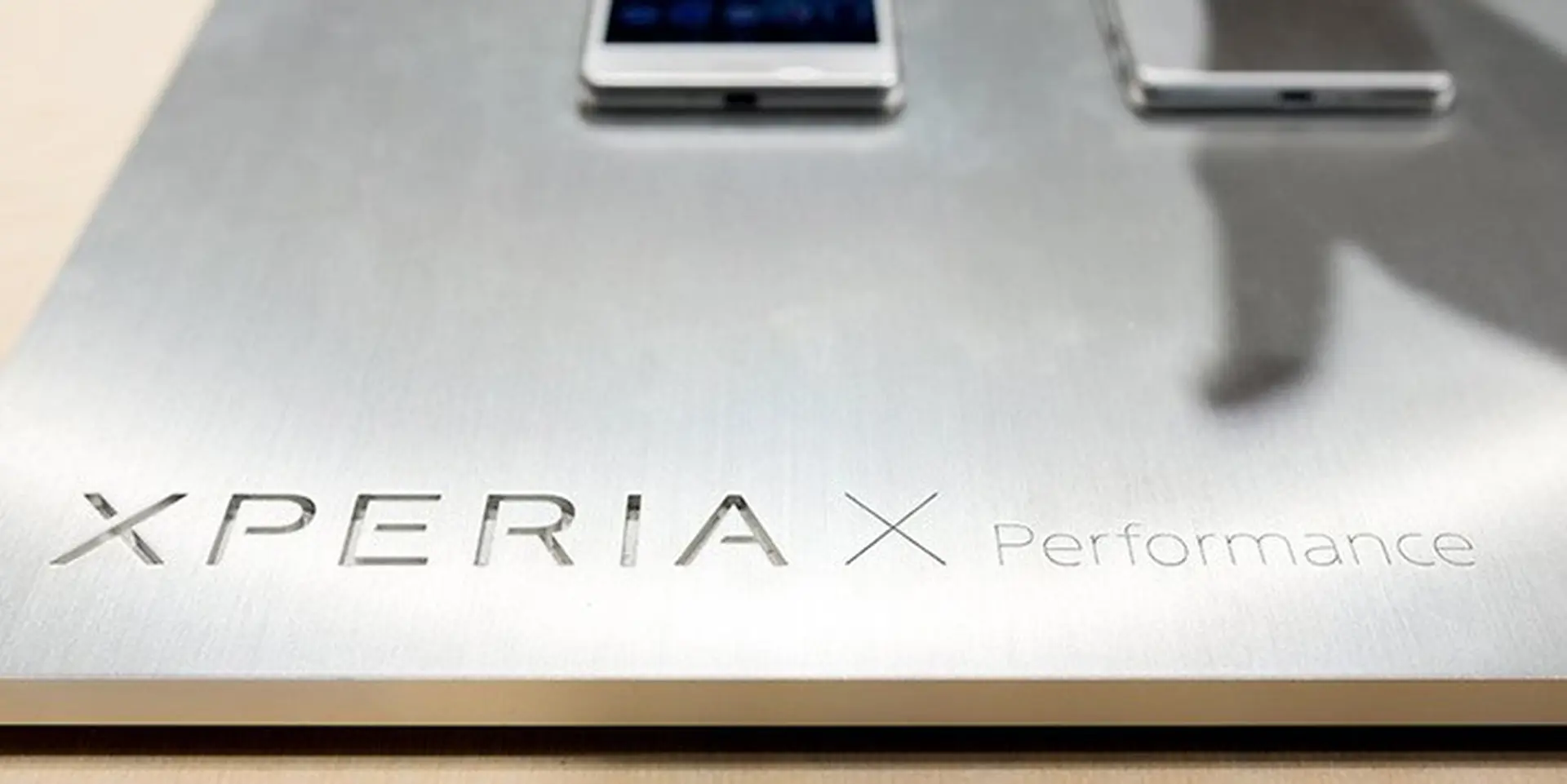 Sony tung Android 7.0 Nougat thử nghiệm cho Xperia X Performance