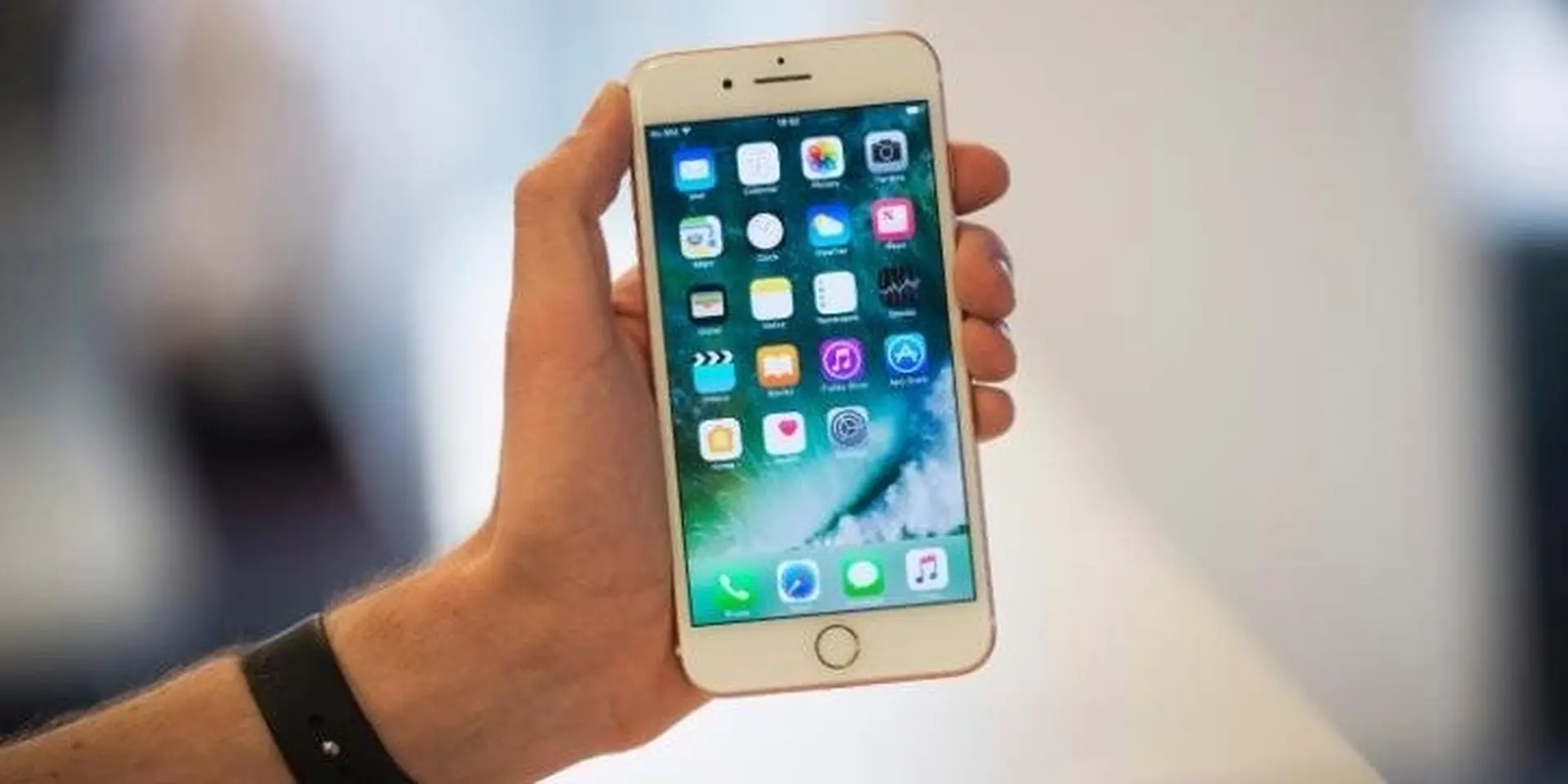 iOS 10.2 cho phép người dùng gọi số khẩn cấp chỉ bằng thao tác đơn giản sau