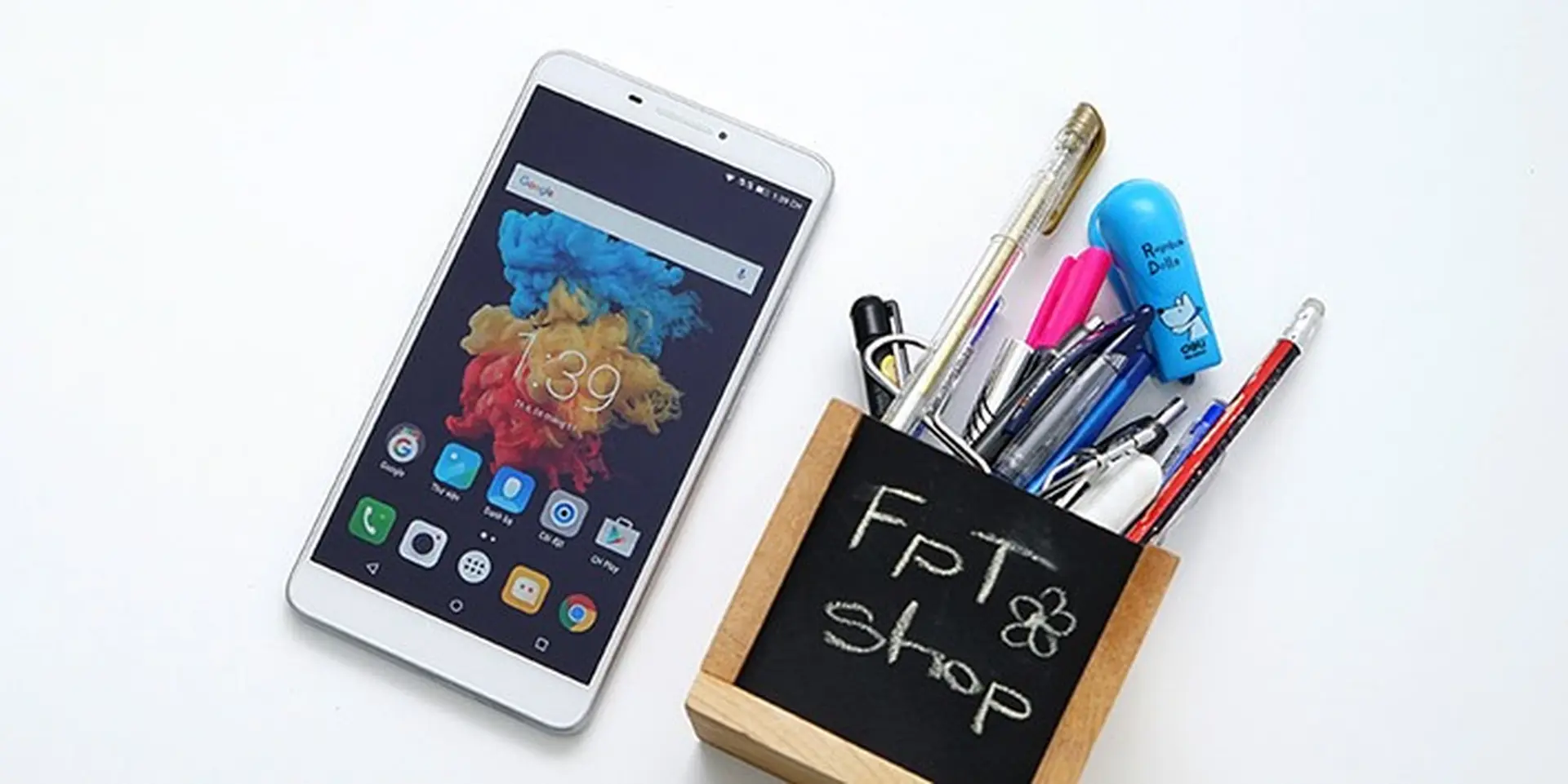 Trên tay Lenovo Phab: Màn hình to 6.98 inch, âm thanh Dolby Atmos