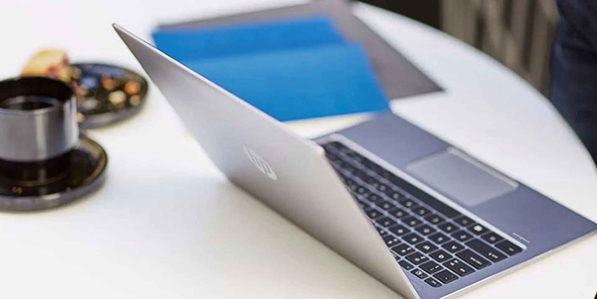 Điểm danh top laptop mỏng nhất thế giới: Thiết kế siêu gọn nhẹ và đẳng cấp