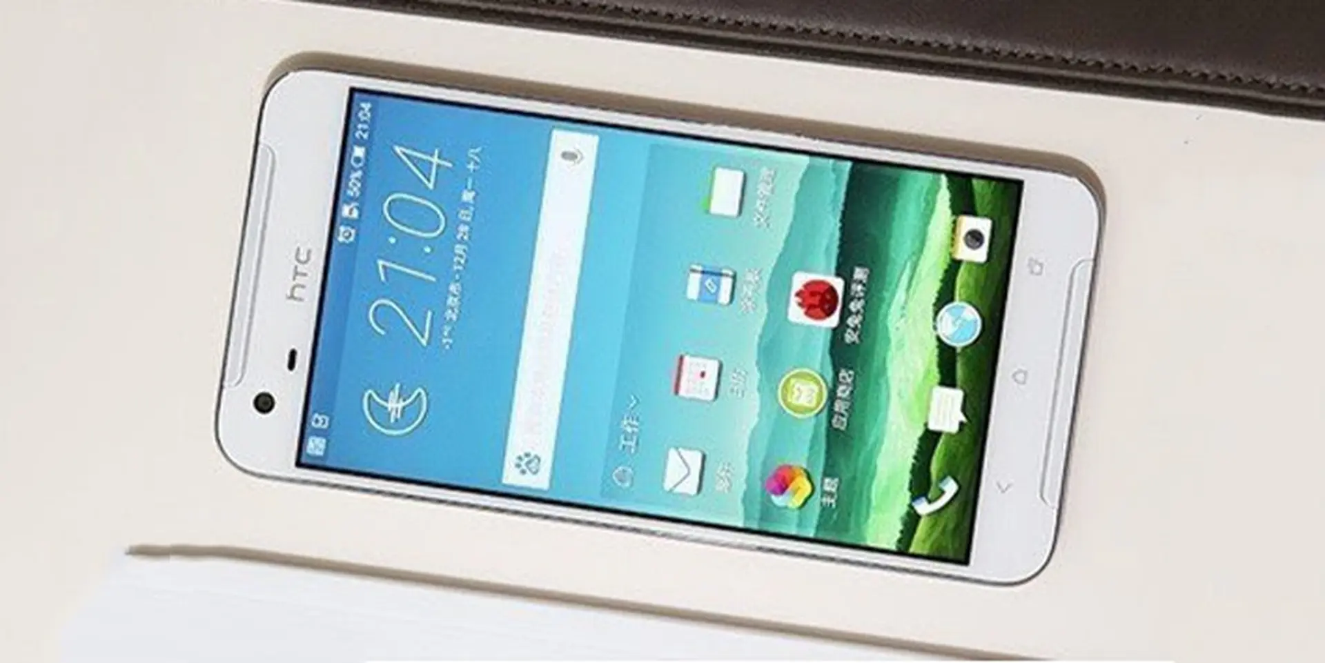 HTC X10 bất ngờ lộ diện thực tế: Mặt trước giống với HTC X9?