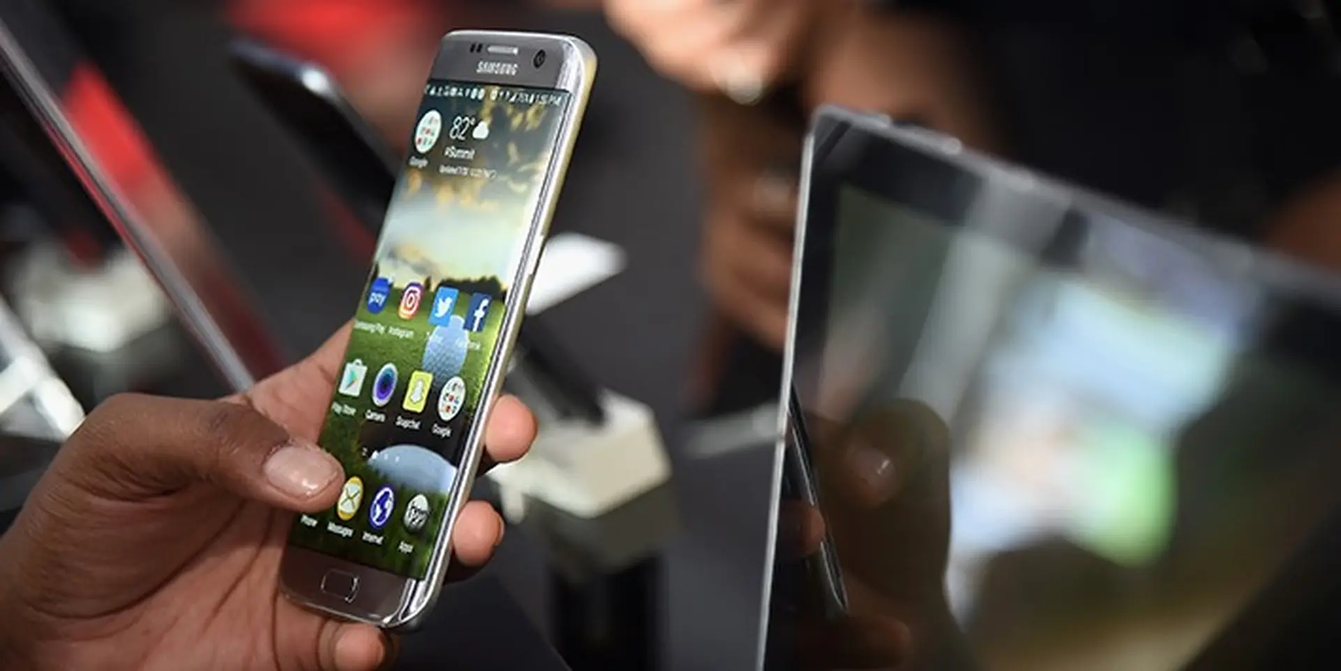 Trợ lý ảo Bixby sẽ được tích hợp trong hầu hết các ứng dụng mặc định của Galaxy S8