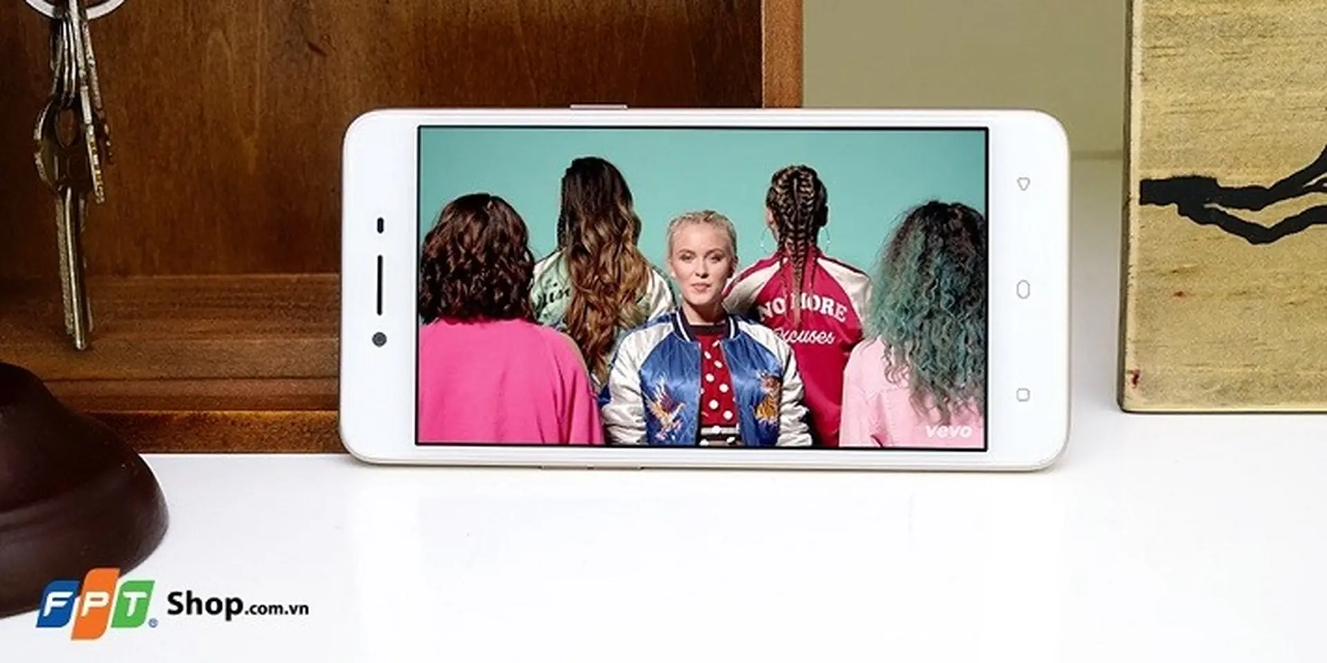Top 5 smartphone giá rẻ, cấu hình tốt đáng lựa chọn cuối năm 2016