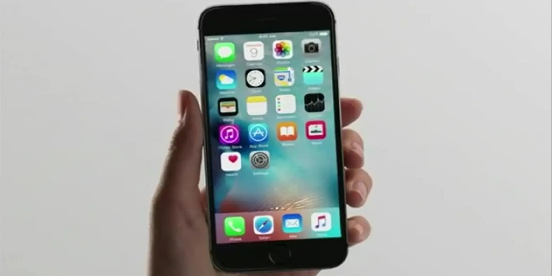 Đã có thể xóa ứng dụng mặc định iPhone mà không cần Jailbreak