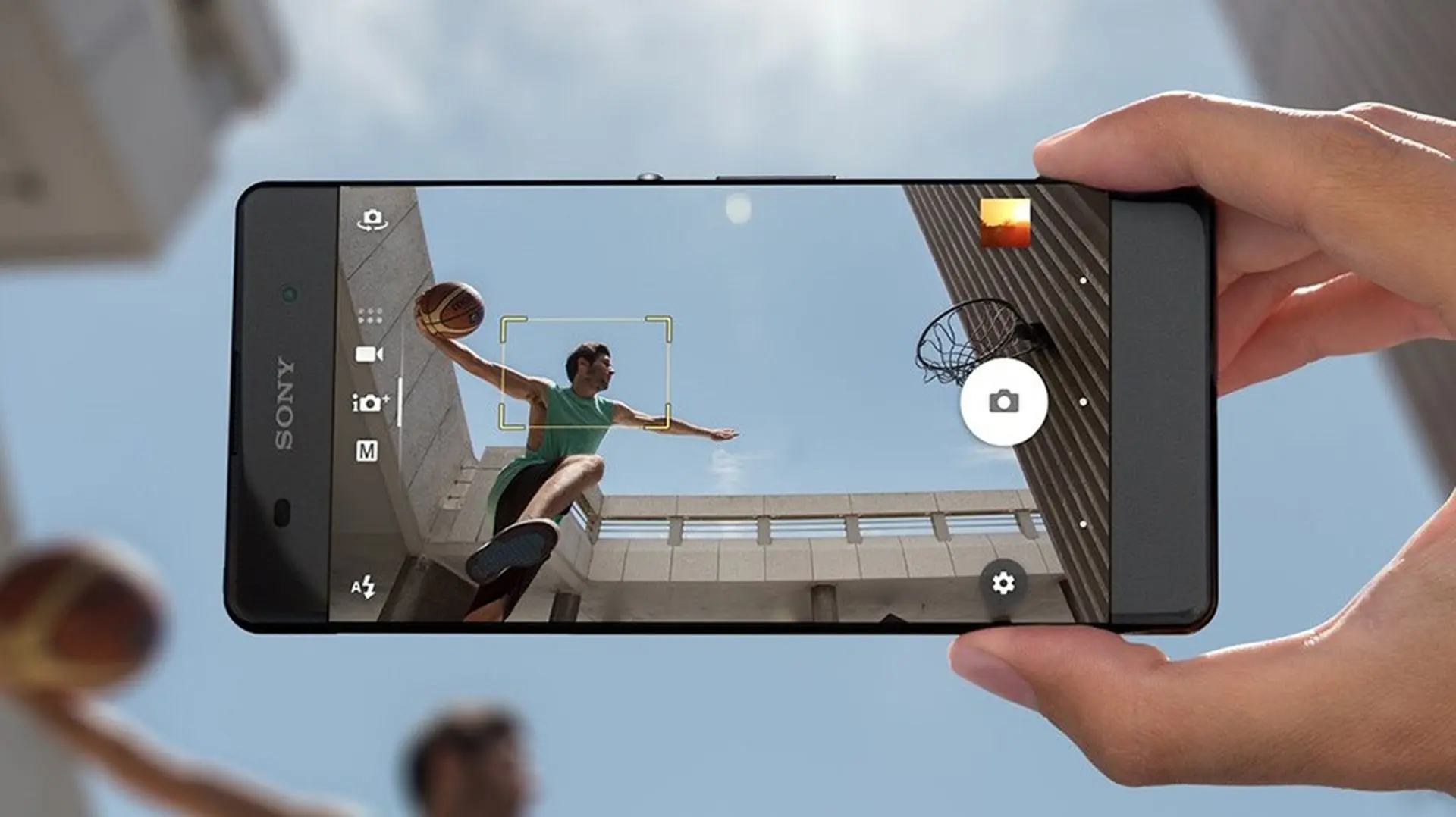 Chiêm ngưỡng Sony Xperia XA không viền màn hình cực "sexy"