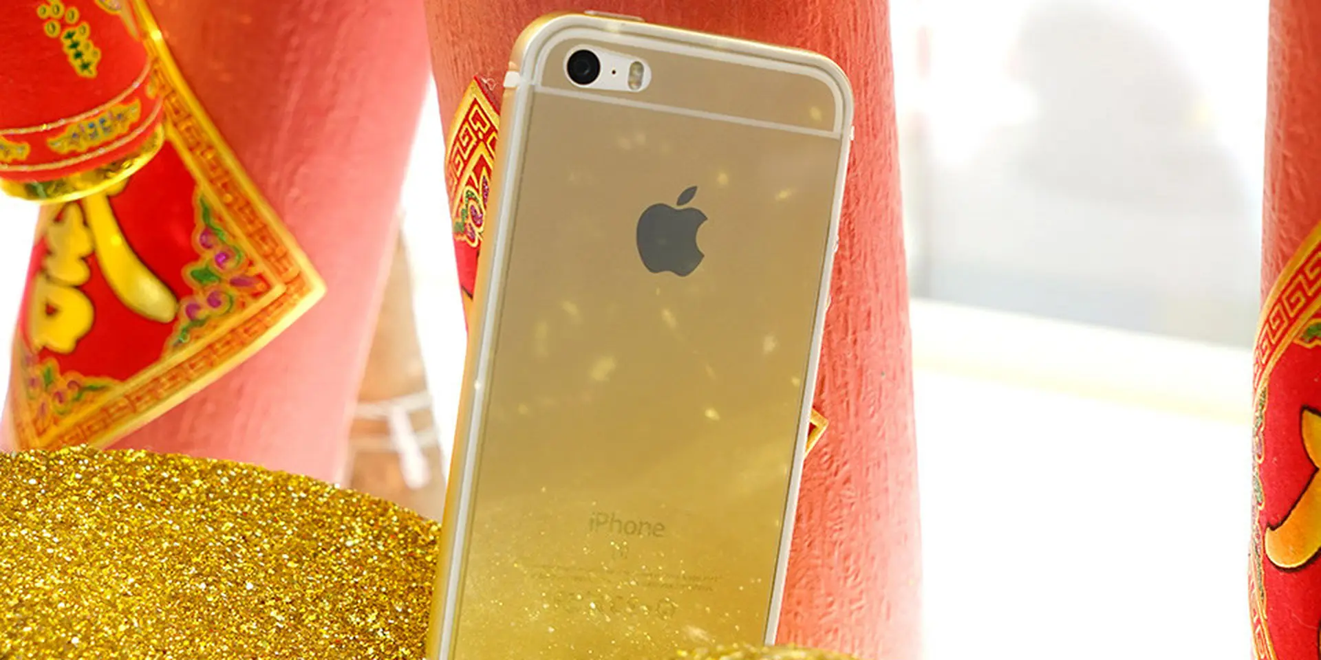 Sắm iPhone 5s giá cực sốc viền màu GOLD độc đáo cho mùa tết này