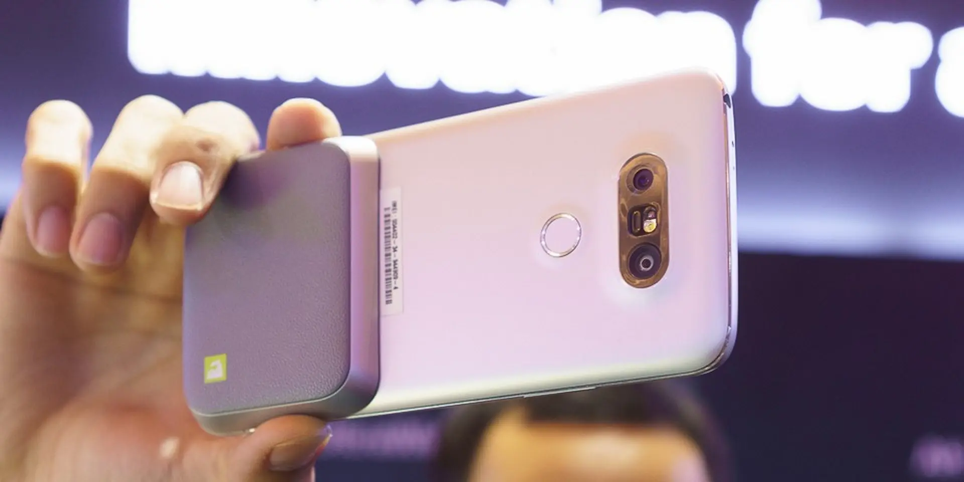 Cận cảnh những người bạn không thể thiếu của LG G5