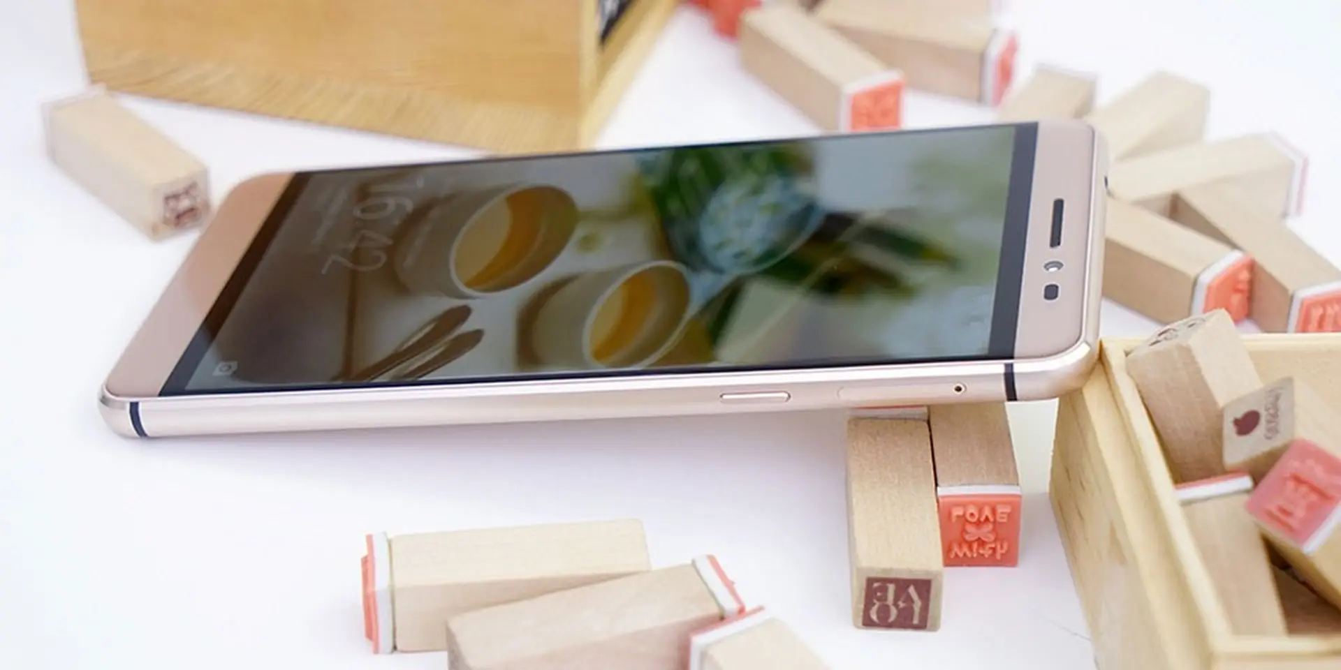 Test khả năng đa nhiệm của Coolpad A8-930: Không reload bất cứ ứng dụng nào