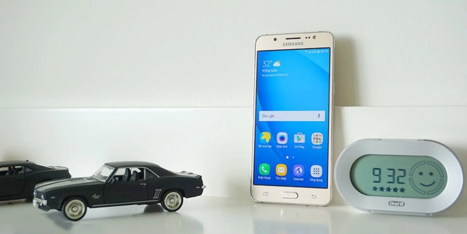 Trên tay Samsung Galaxy J5 2016: Đẹp hơn, tinh tế hơn và sang trọng hơn
