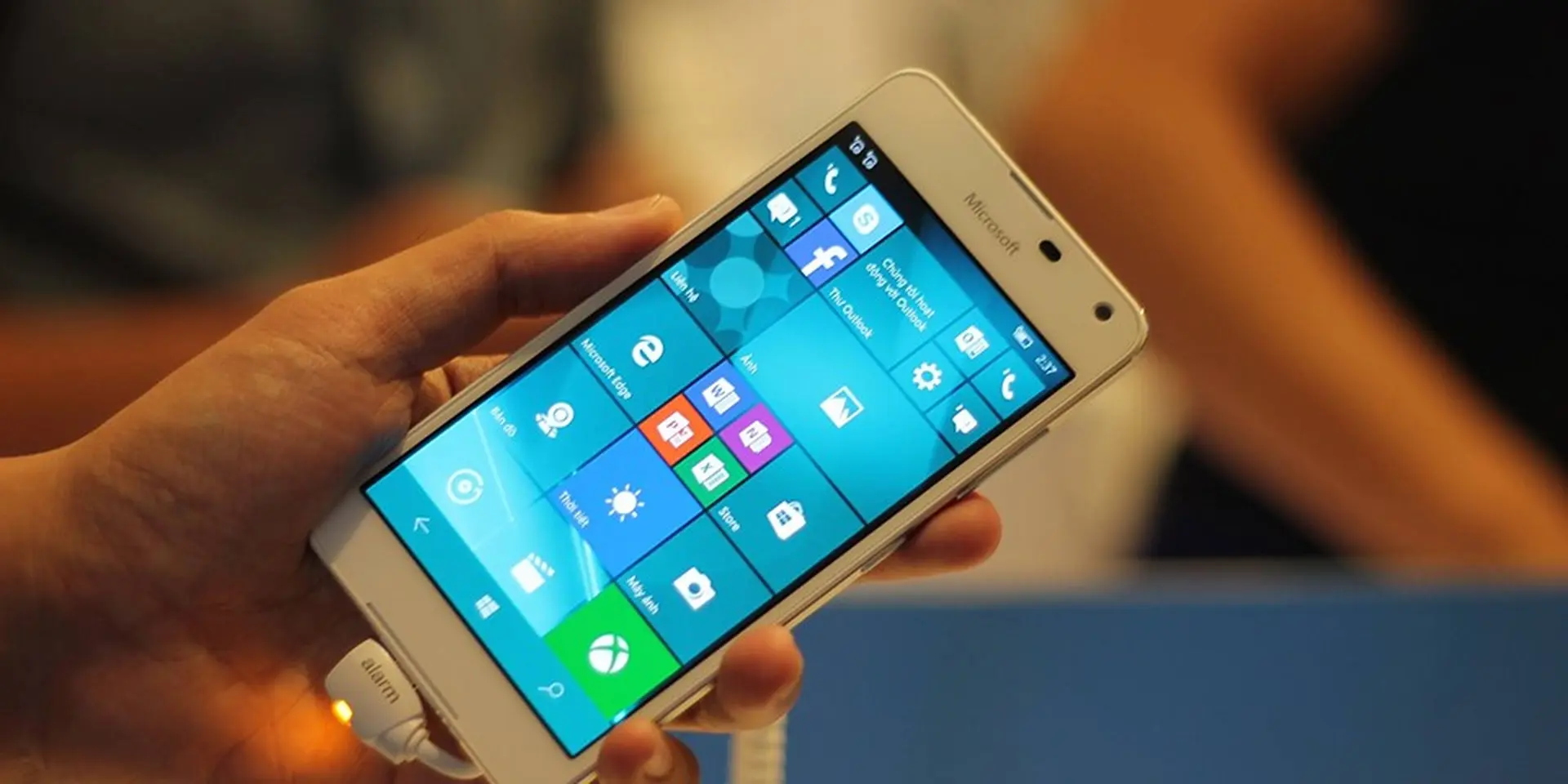 Microsoft chính thức giới thiệu Lumia 650 tại Việt Nam, giá 3,9 triệu đồng 