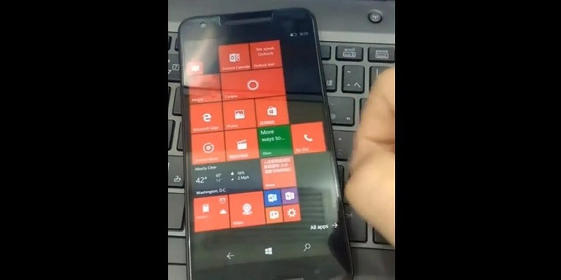 Thú vị khi Nexus 5X chạy được Windows 10