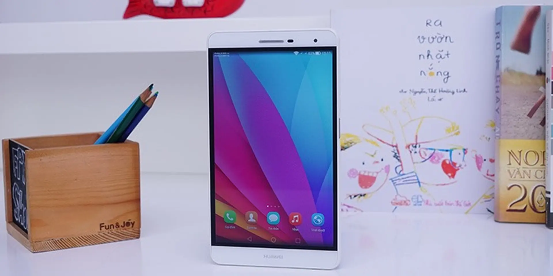 Trên tay Huawei MediaPad T2 7.0 Pro: Gọn nhẹ, cấu hình cao, cảm biến vân tay