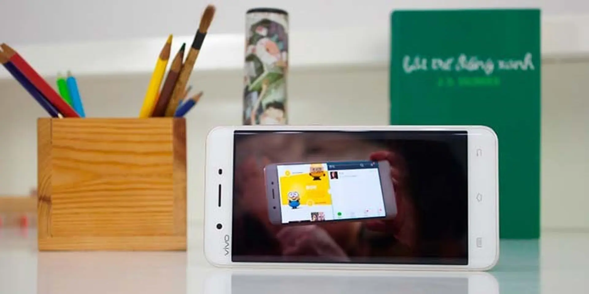 Trên tay Vivo Xplay 5: Smartphone màn hình cong 6GB RAM đầu tiên trên thế giới