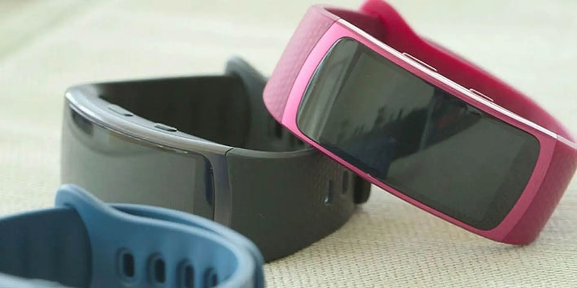 Cận cảnh Gear Fit 2 vừa mới được Samsung ra mắt