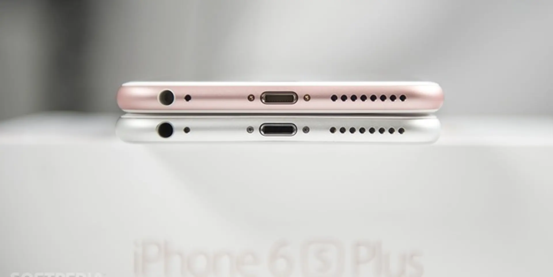 Làm sạch cổng sạc Lightning giúp những chiếc iPhone sạc nhanh trở lại
