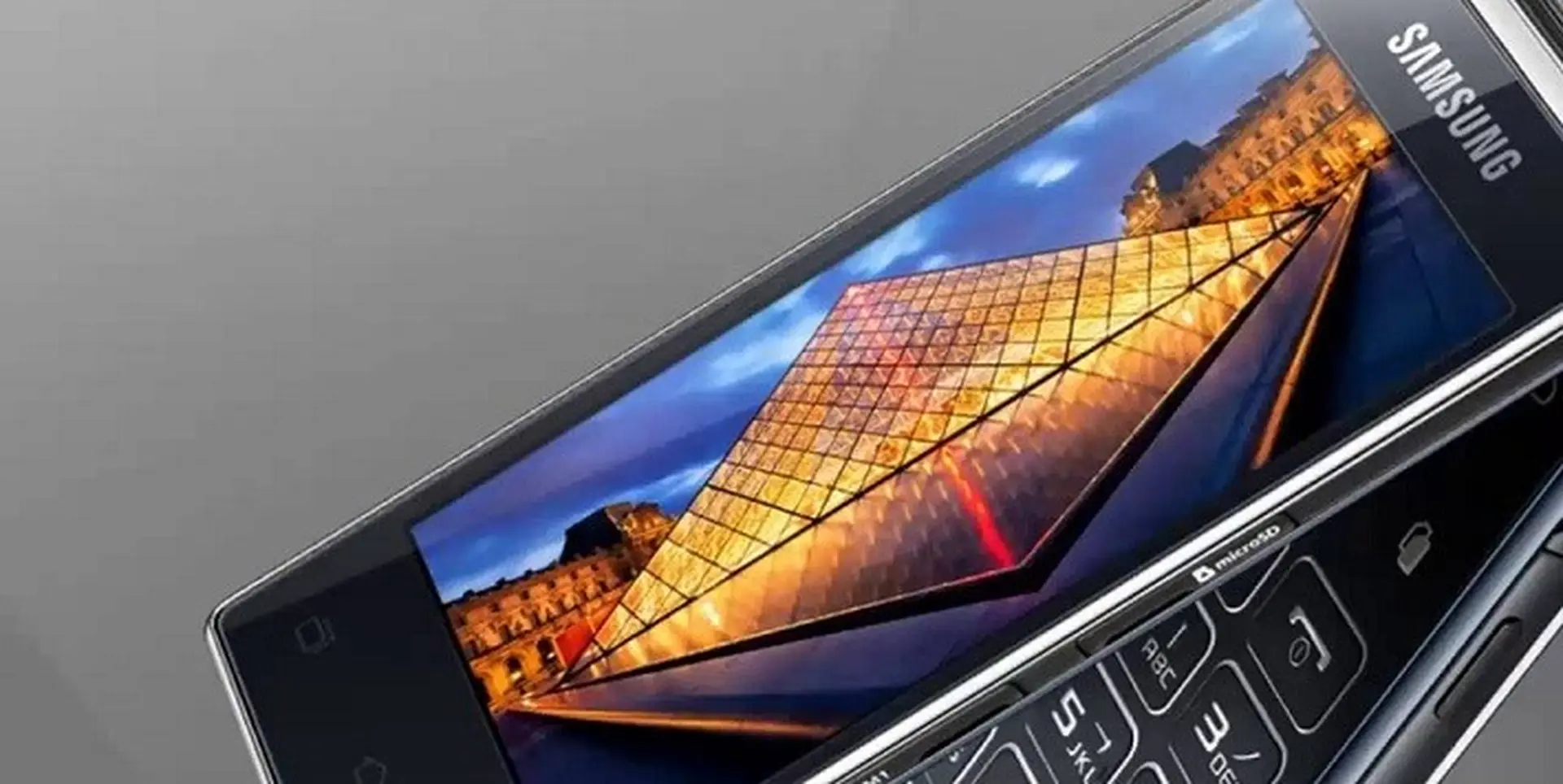 Ảnh quảng bá tuyệt đẹp của Samsung Galaxy Folder 2