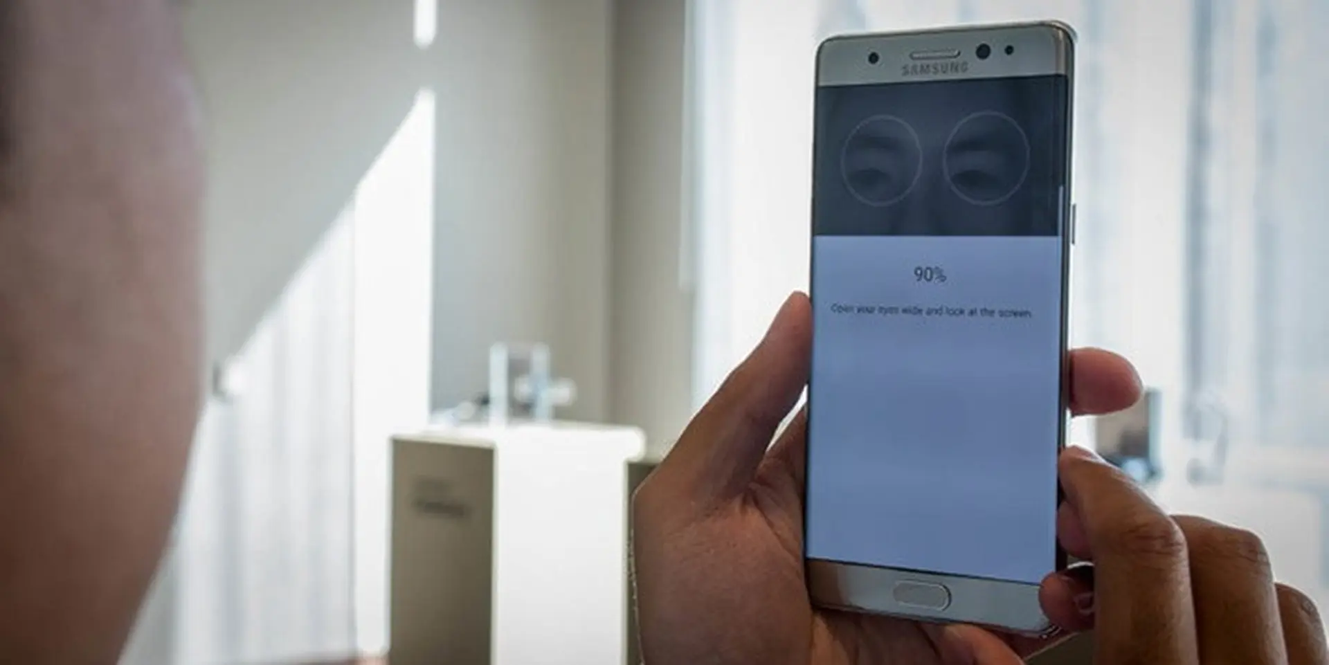 Các smartphone Samsung tầm trung sắp có công nghệ quét võng mạc