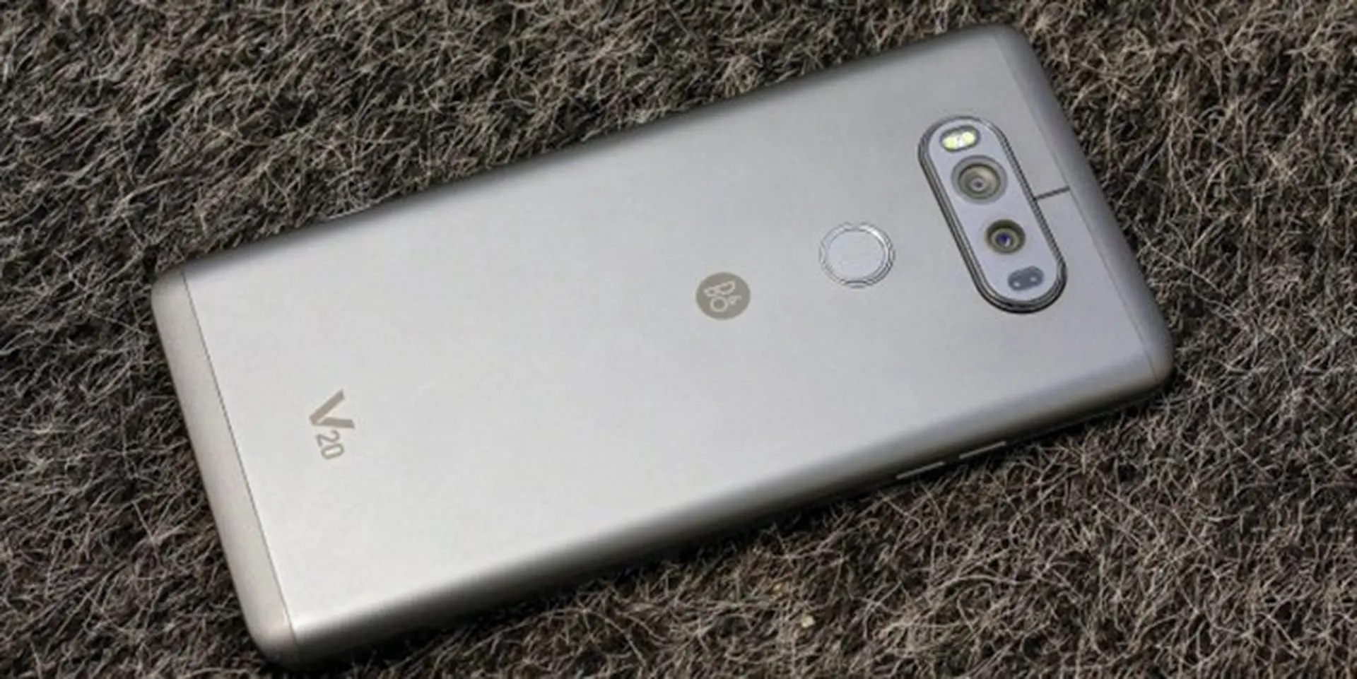 Trên tay LG V20: mạnh mẽ, 2 màn hình, 3 camera
