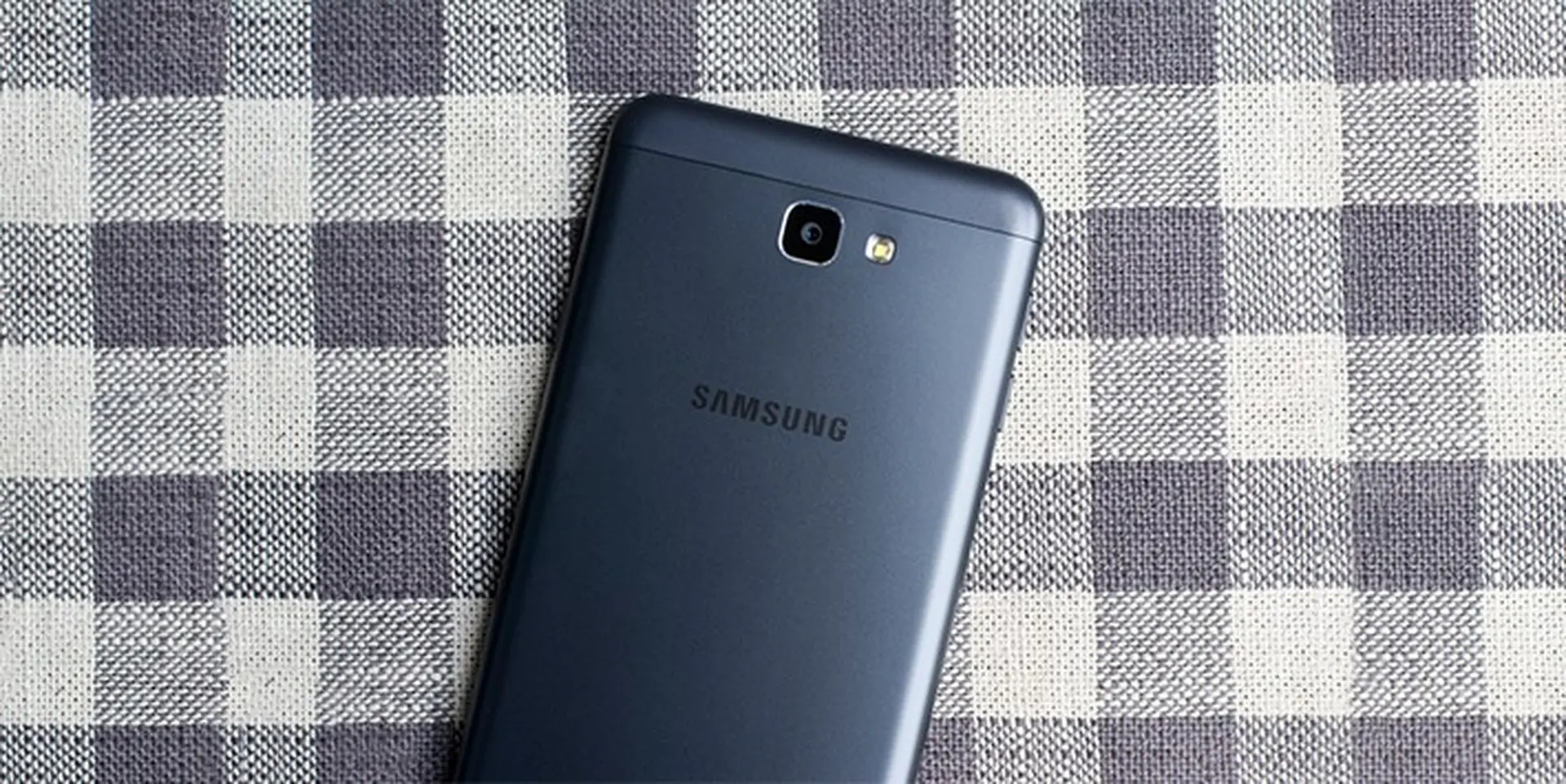 Nhận ngay ""Bảo hiểm tai nạn bất ngờ" khi mua Samsung Galaxy J7 Prime