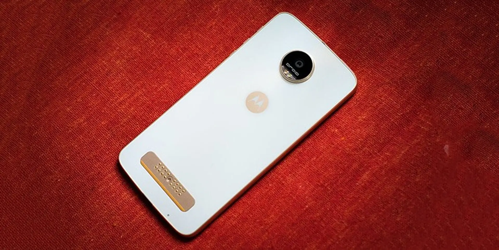 [IFA 2016] Moto Z Play ra mắt với chip Snapdragon 625, pin 3.510 mAh, giá 9 triệu đồng