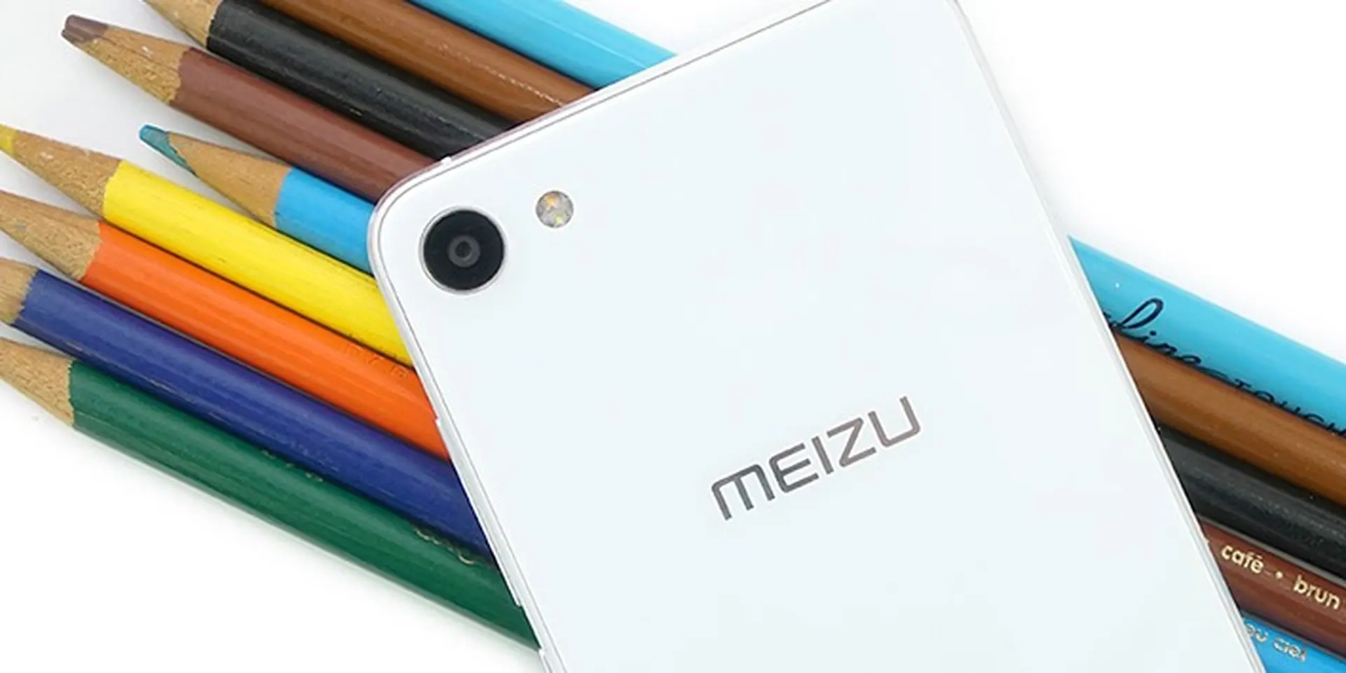 Trên tay và đánh giá nhanh Meizu U10: Thiết kế 2 mặt kính đẹp, tinh tế