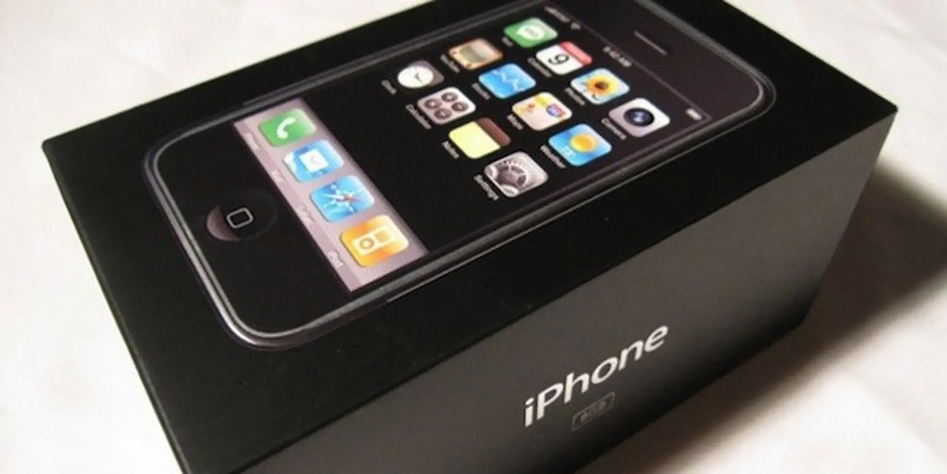 iPhone đời đầu có giá đắt gấp 10 lần iPhone 7