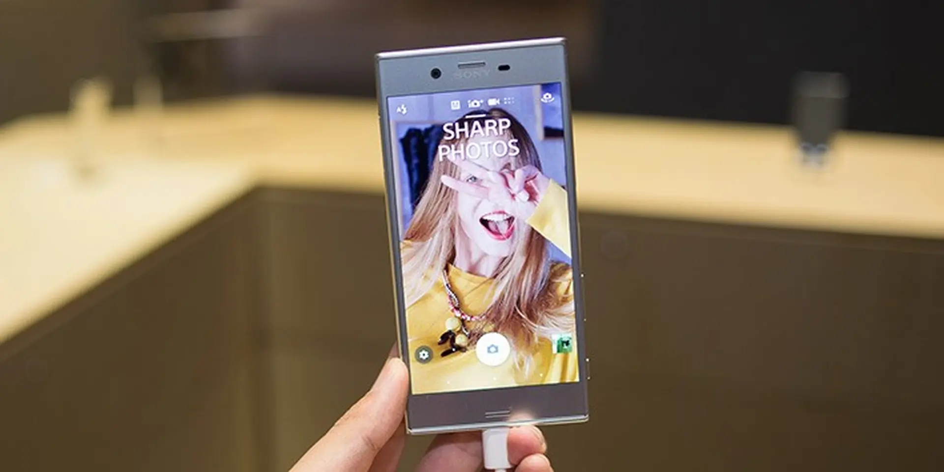 [IFA 2016] Trên tay Sony Xperia XZ: vẫn 3GB RAM, vuông vức nhưng không quá cấn tay