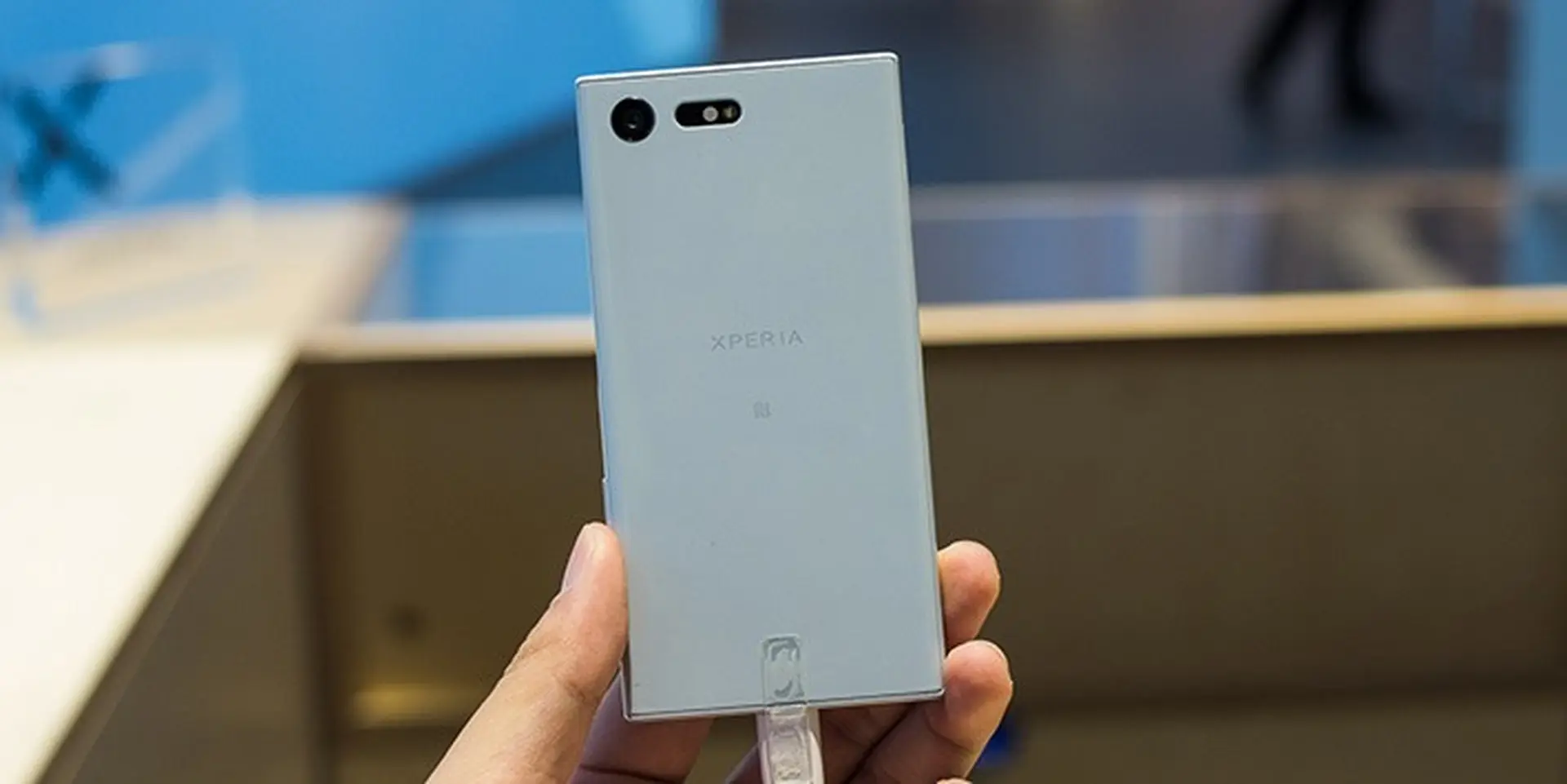 [IFA 2016] Trên tay Sony Xperia X Compact: hoàn thiện chất lượng cao, cầm không cấn tay