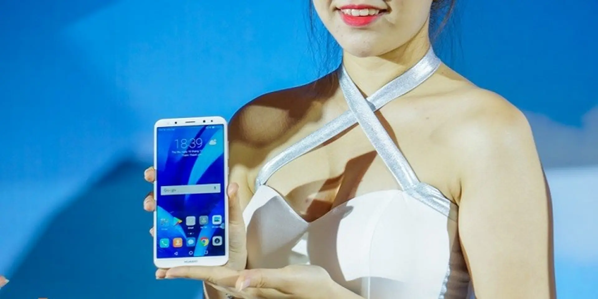 Trên tay nhanh Huawei  Nova 2i: Thiết kế kim loại, 4 camera, RAM 4GB giá chỉ 5.9 triệu…