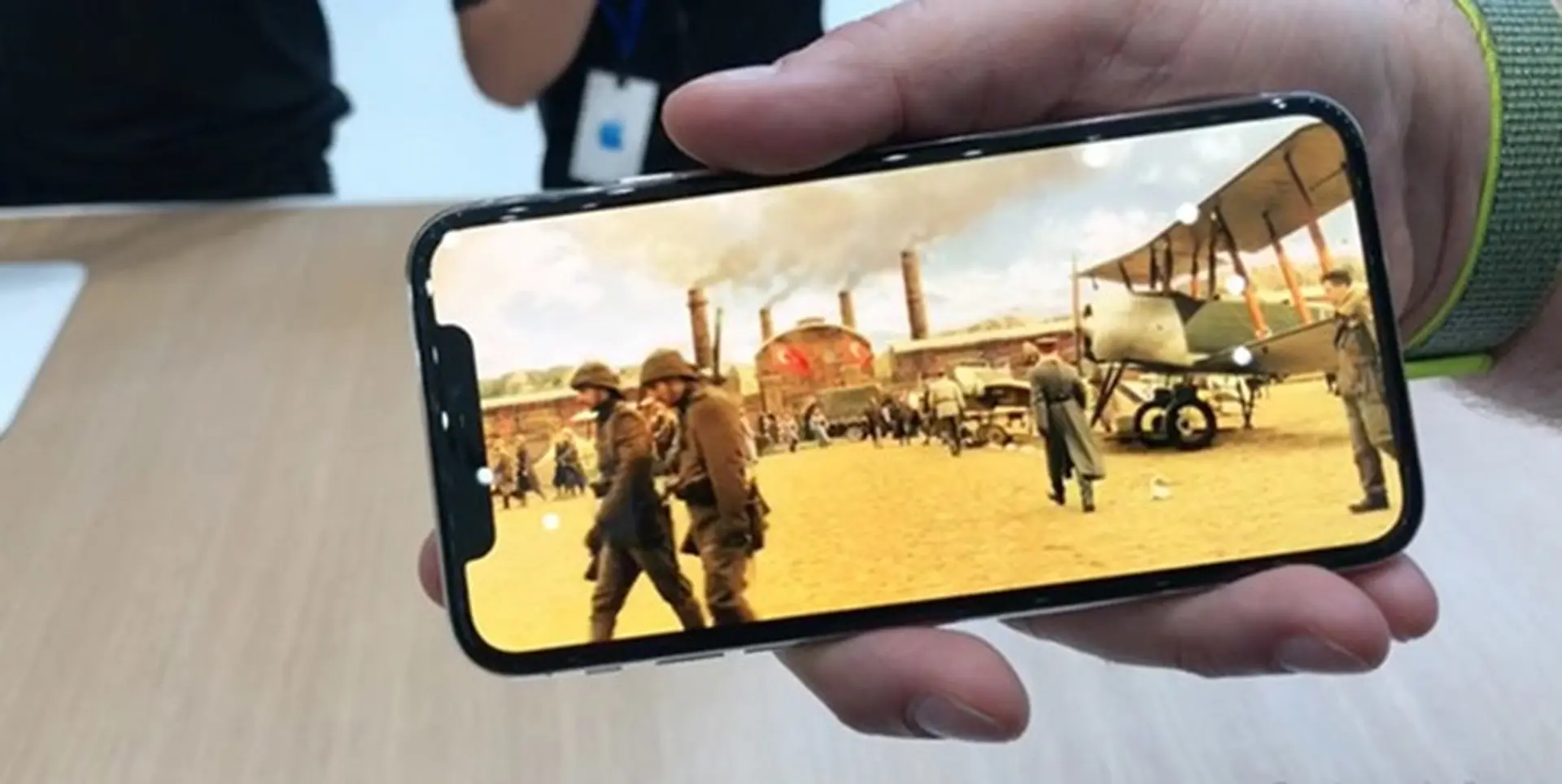 Apple sẽ ra một phiên bản giá rẻ của iPhone X trong năm 2018
