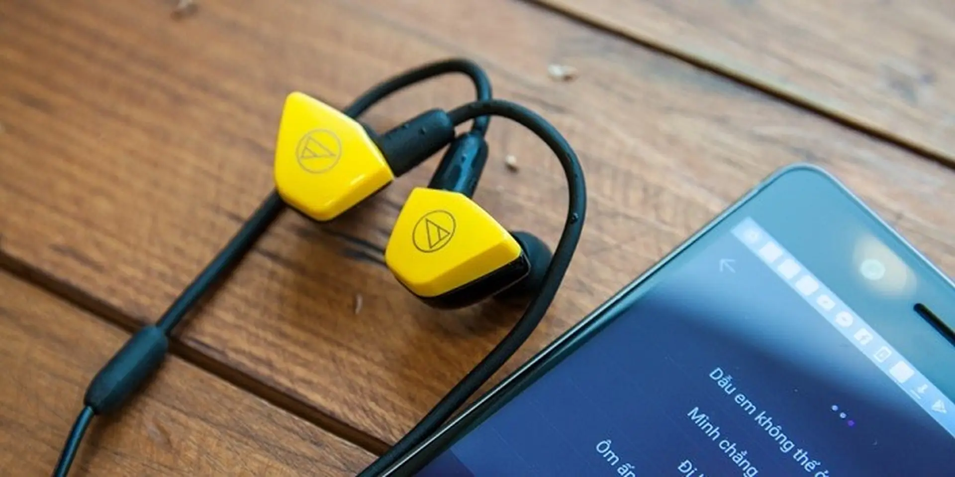 Đánh giá Audio Technica ATH LS50is: Thiết kế hầm hố, chất âm tốt