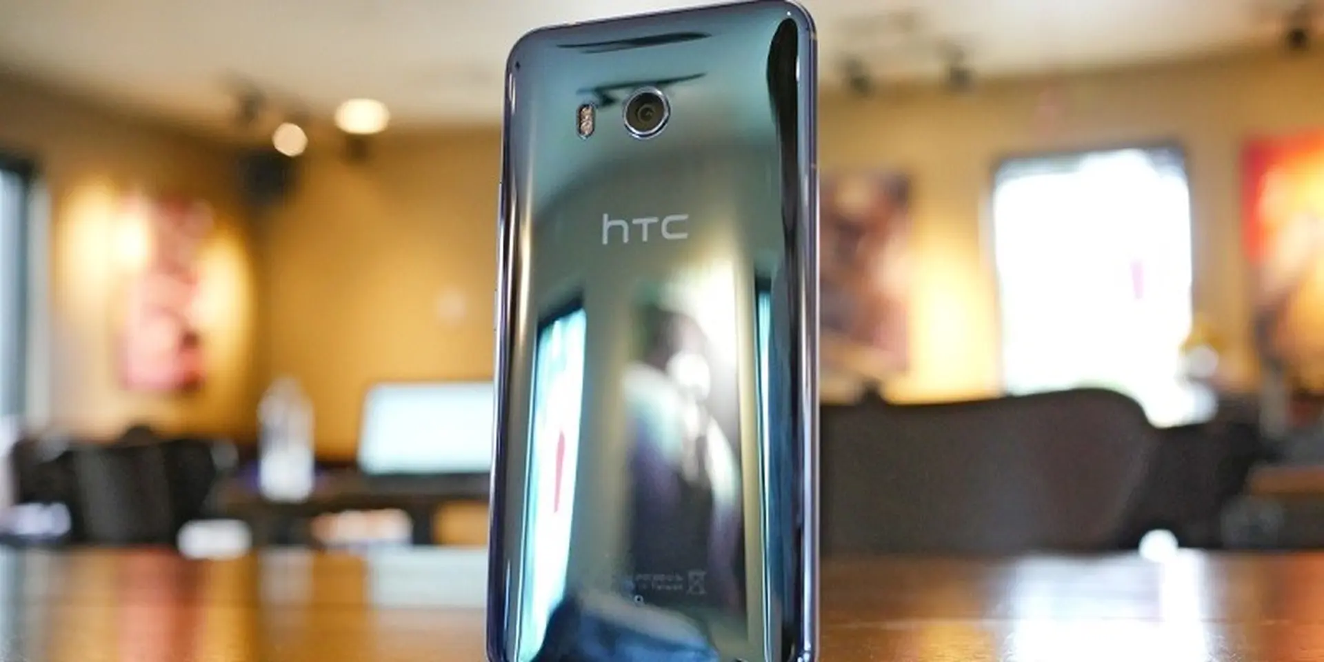 HTC U11 Plus sẽ trang bị loa Boom Sound trứ danh, tính năng “bóp cạnh”, kháng nước IP68