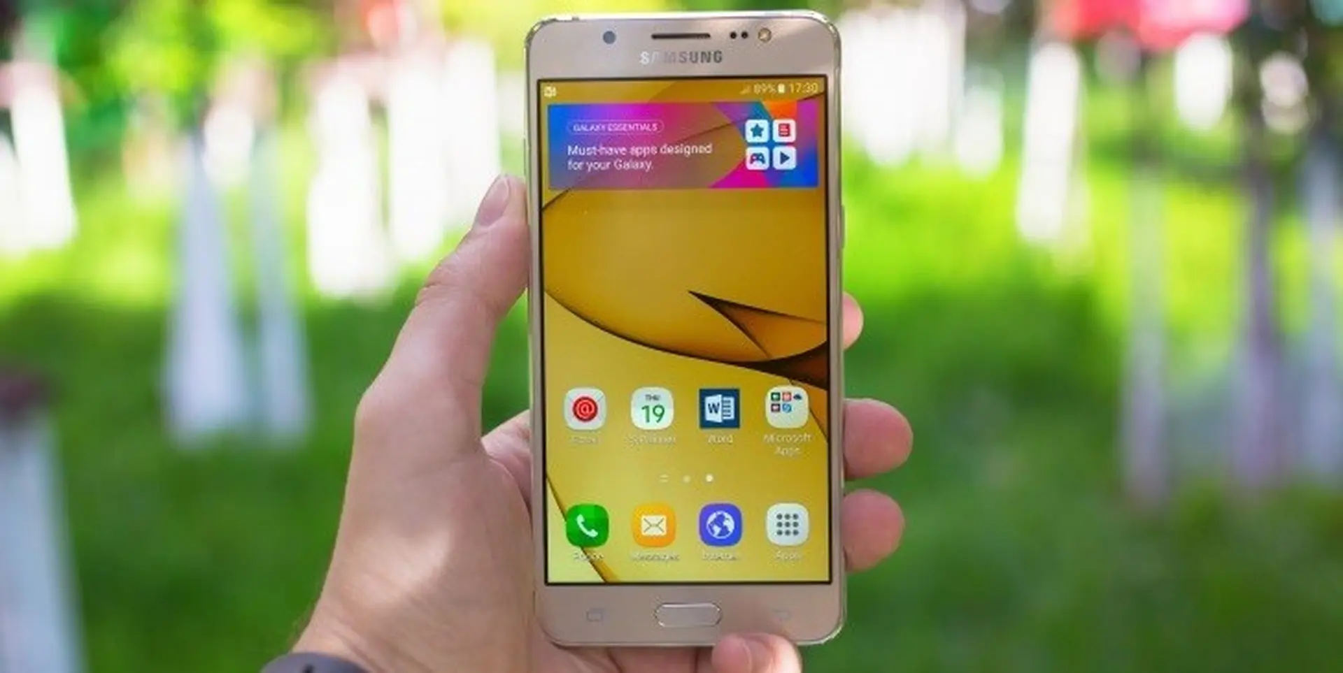 Galaxy J5 2016 được lên đời Android 7.1.1, giao diện như Galaxy Note 8