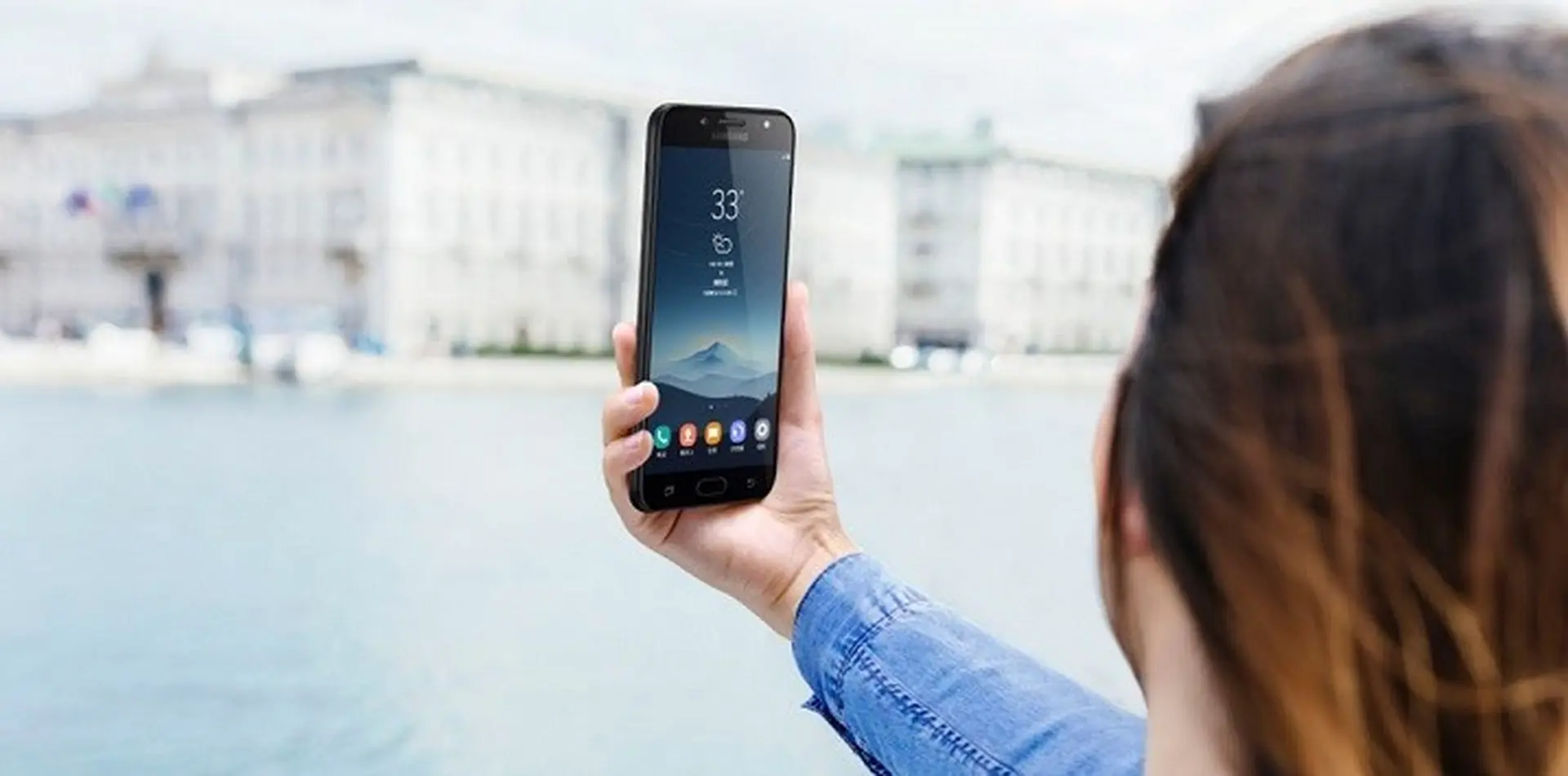 Cận cảnh Galaxy C8: camera kép, vi xử lý 8 nhân, 4GB RAM, giá chỉ 7 triệu đồng