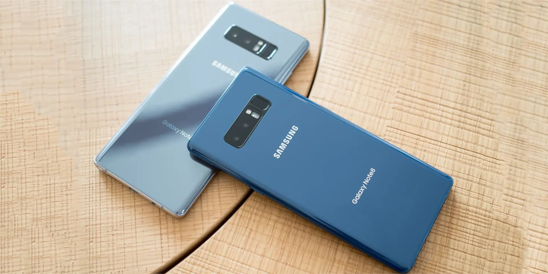 5 smartphone bán chạy nhất Việt Nam trong tháng 9