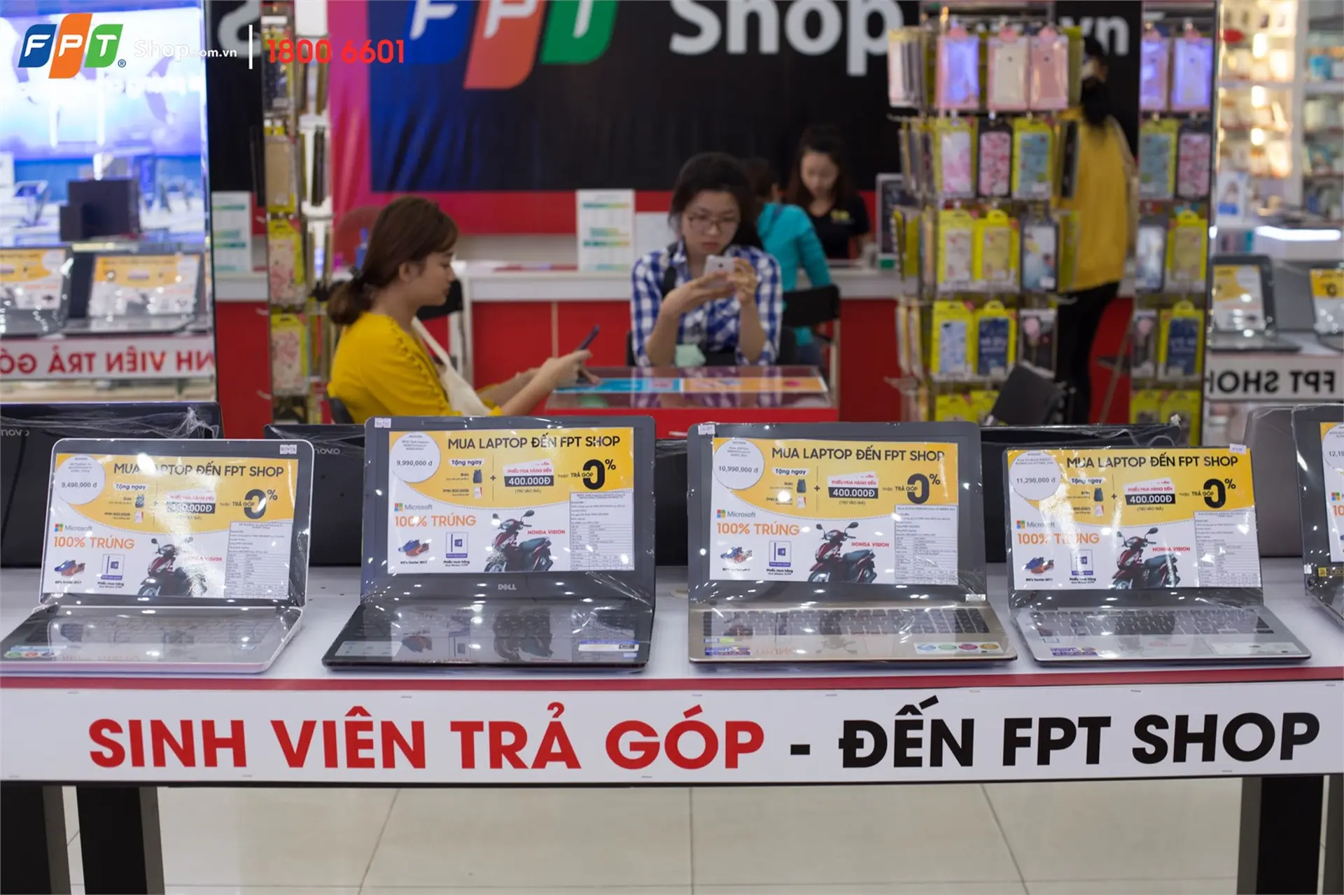 FPT Shop hỗ trợ trả góp 0% lãi suất cho khách mua laptop