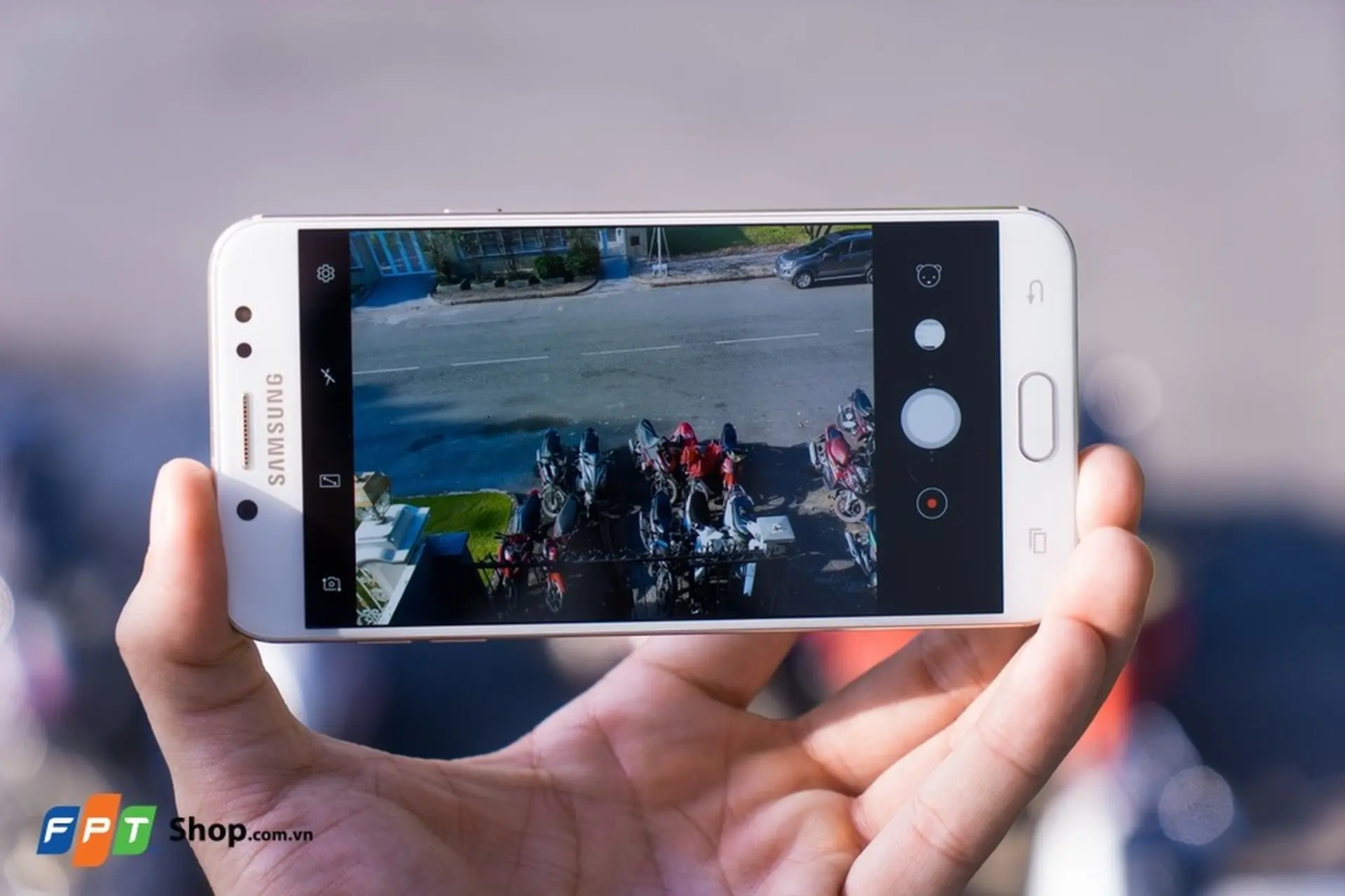 Đánh giá camera Galaxy J7+: Chi tiết tốt, xóa phông ảo diệu, ảnh đêm ấn tượng
