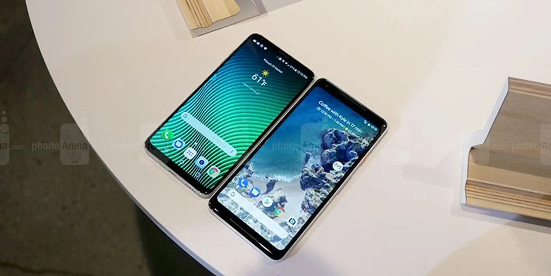 So sánh Google Pixel 2 XL vs LG V30: Cùng LG sản xuất nhưng lại quá khác nhau!