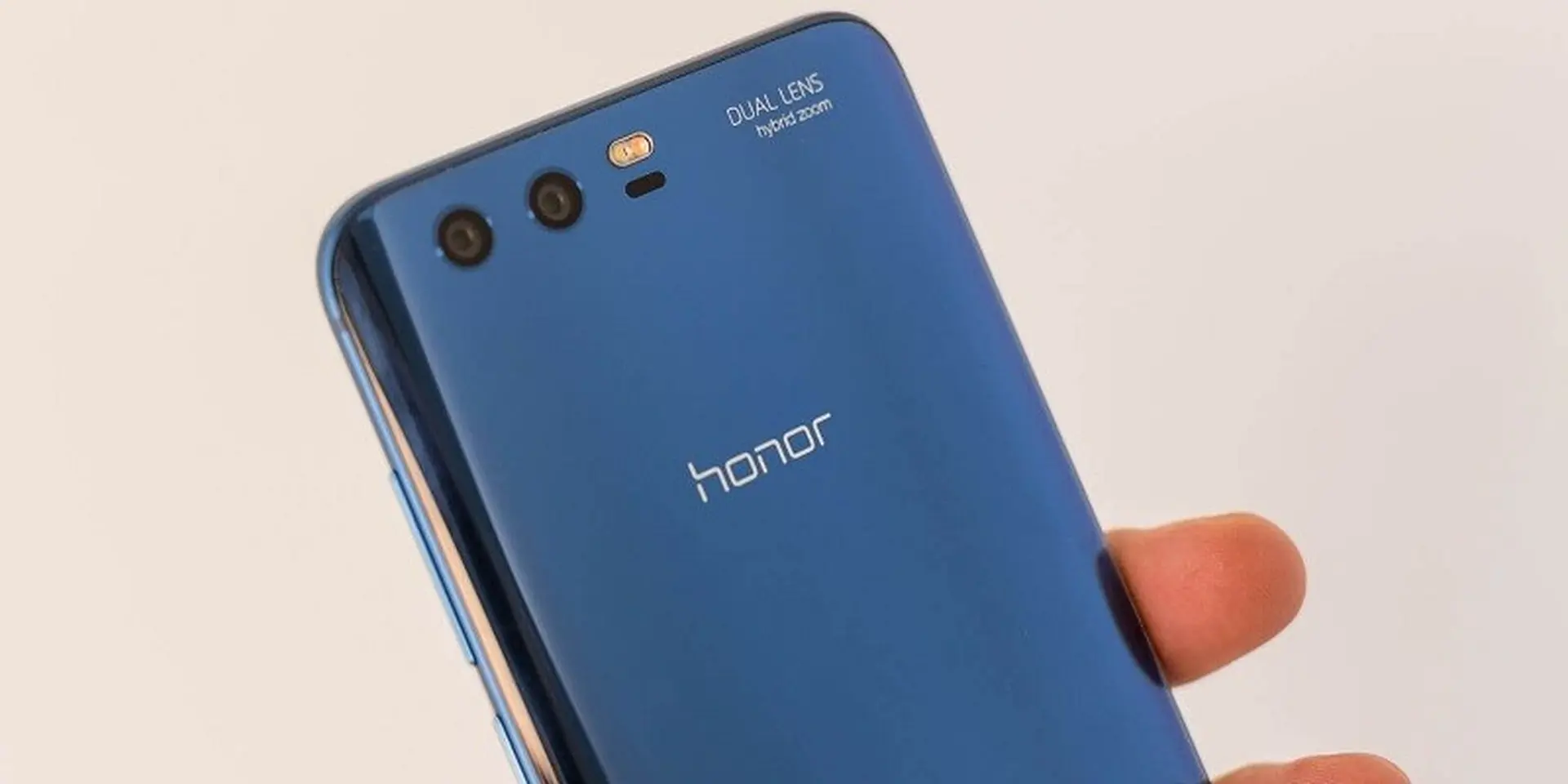 Xuất hiện hình ảnh teaser chính thức của “siêu phẩm” Honor V10
