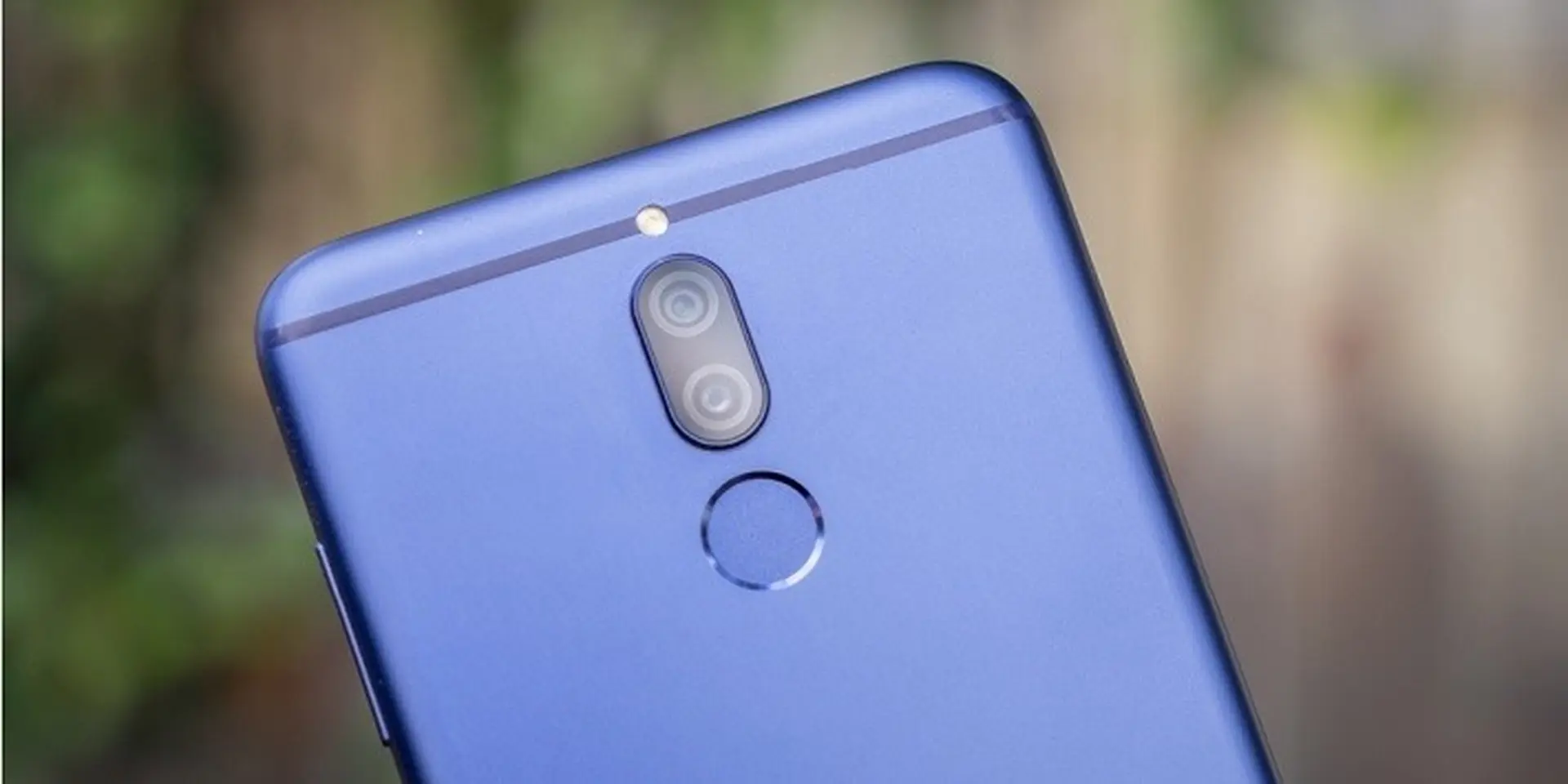 Trên tay nhanh Huawei Nova 2i phiên bản màu đặc biệt Aurora Blue