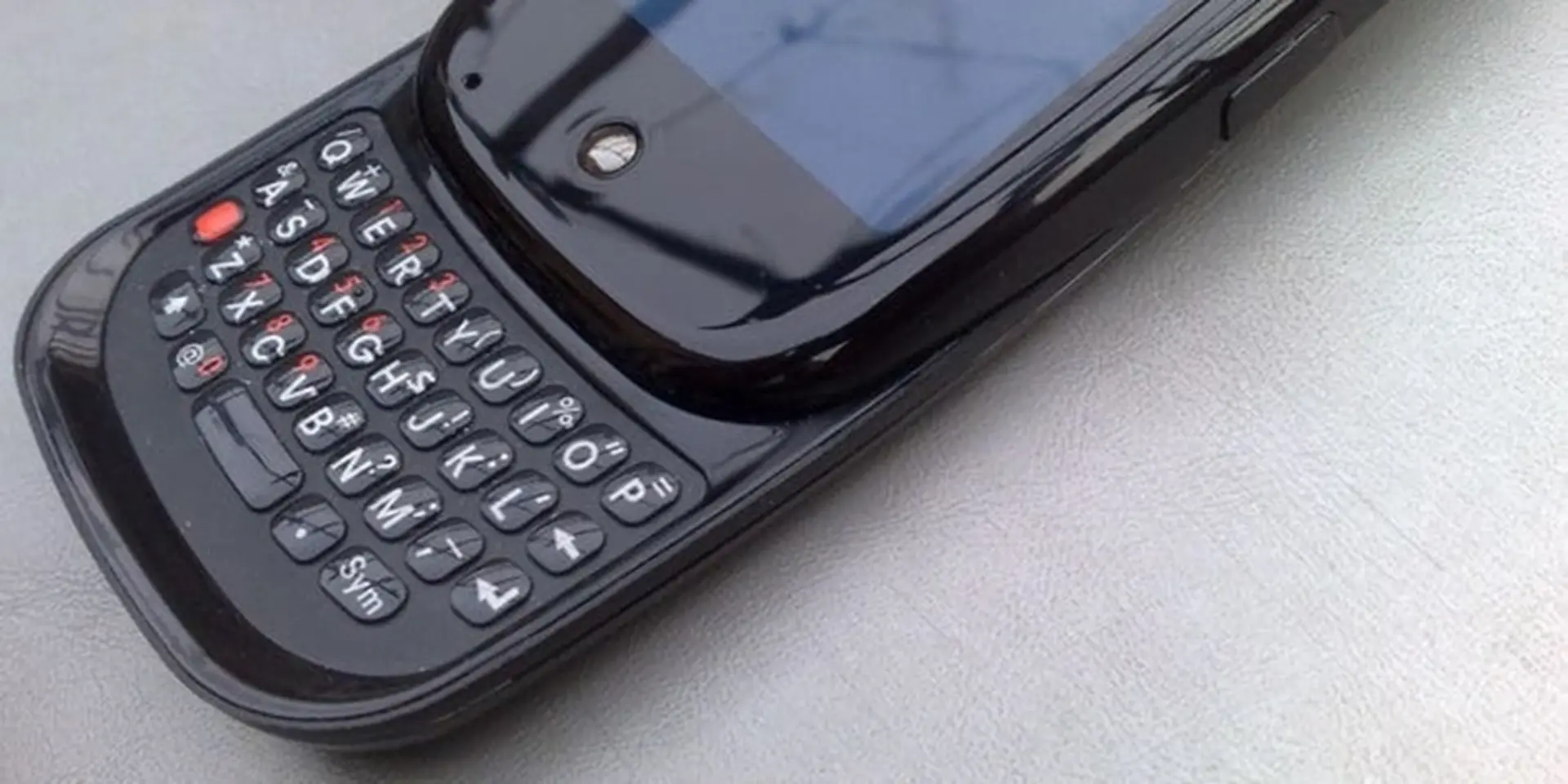 Hồi ức về "cụ tổ" sạc không dây và đa nhiệm trên smartphone hiện đại