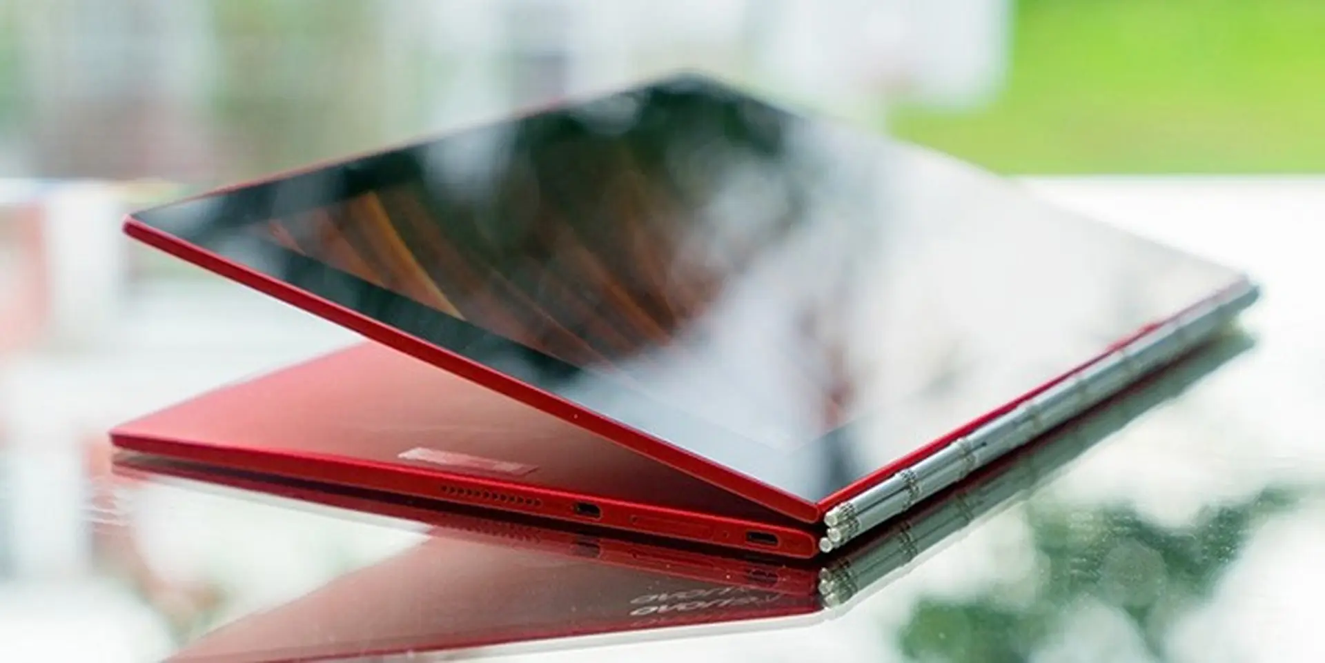 Giáng sinh thêm ấm áp với những sản phẩm công nghệ màu đỏ cực hút mắt này