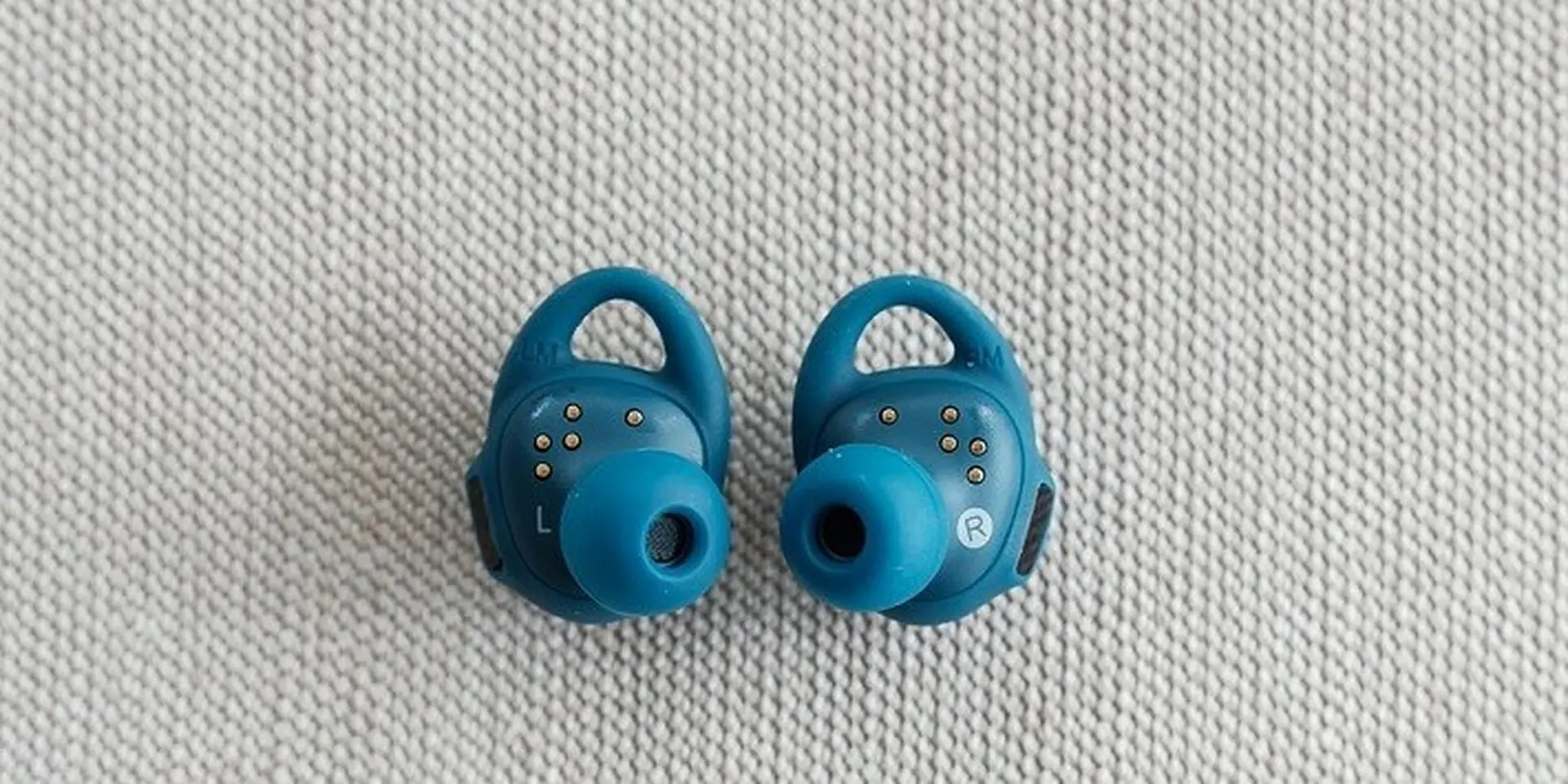 Đánh giá tai nghe không dây Samsung Gear IconX
